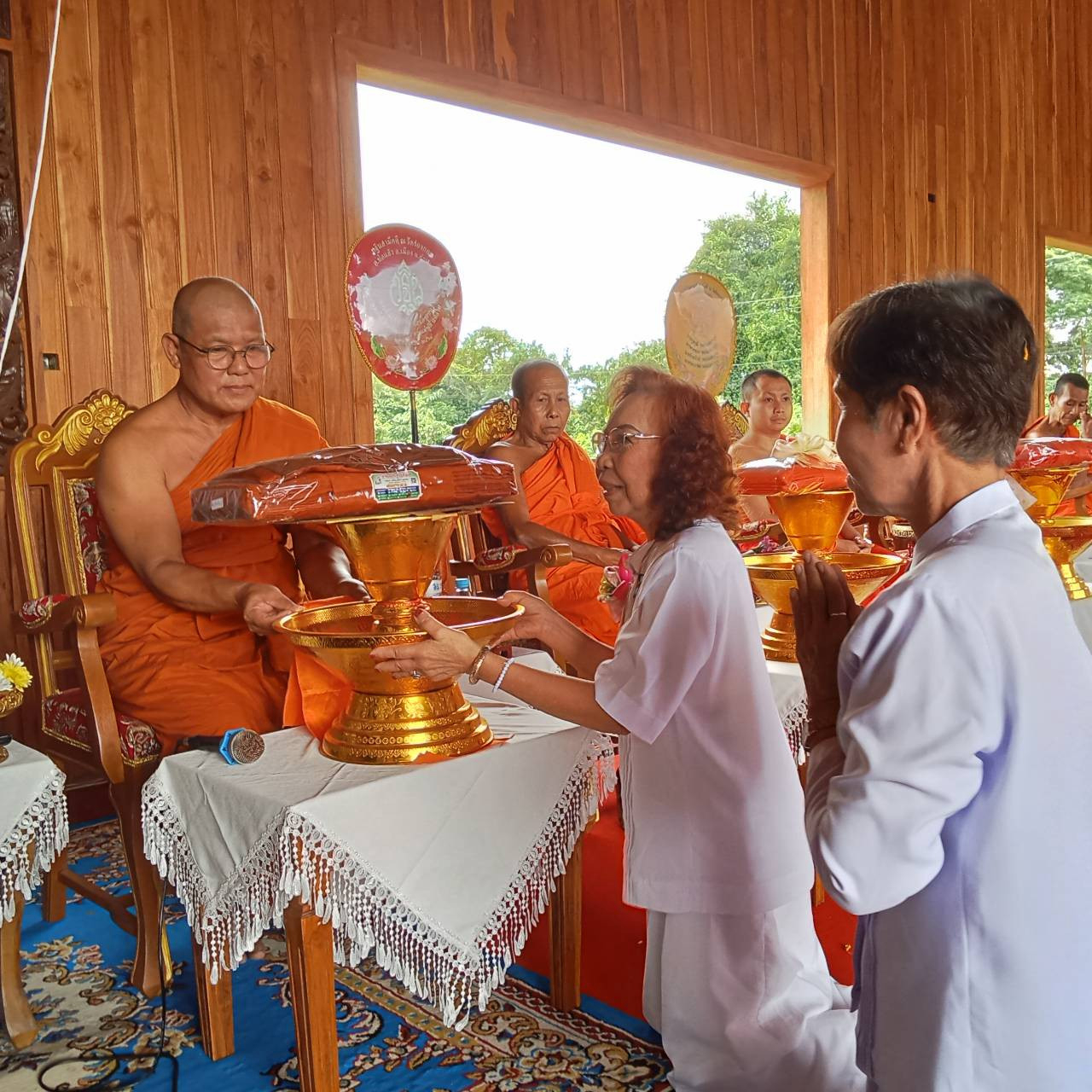 ภาพร่วมพิธีกรรมวัดร่องกอก