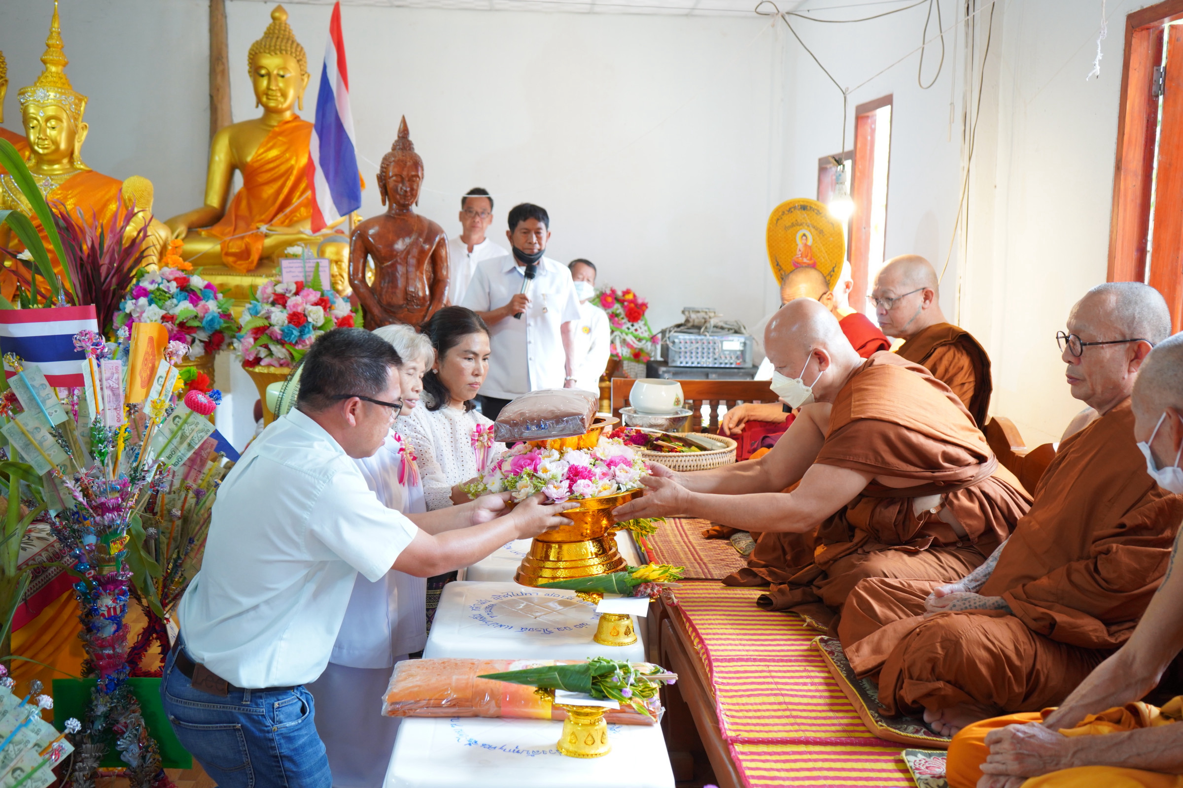 ภาพร่วมพิธีกรรมที่พักสงฆ์นิคม เขต ๑๗