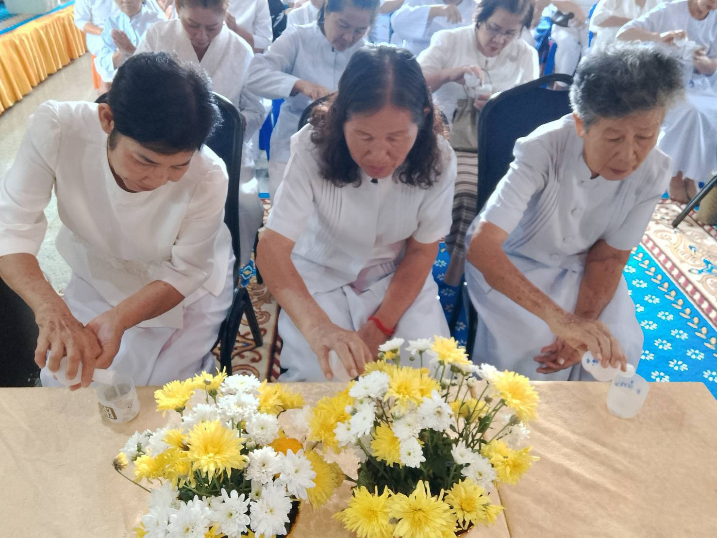 ภาพร่วมพิธีกรรมวัดเมืองมูล