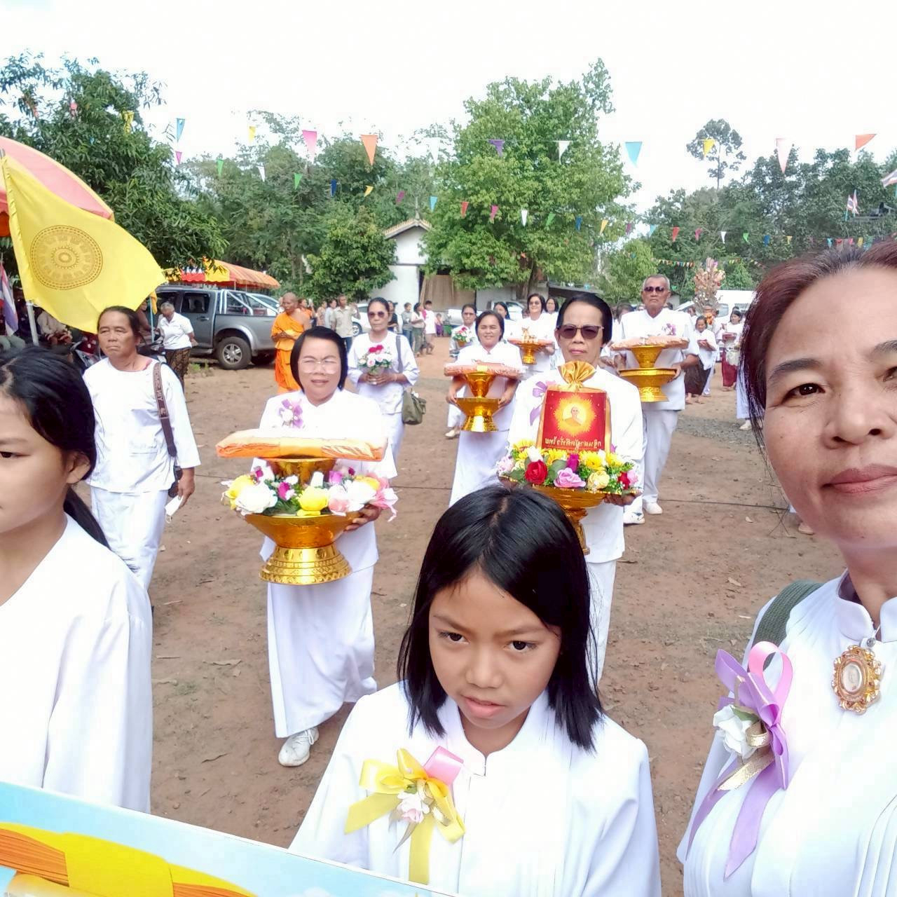 ภาพร่วมพิธีกรรมวัดป่าเกาะแก้ววังชมพู