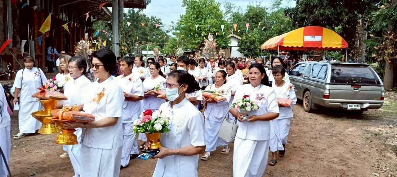 ภาพร่วมพิธีกรรมวัดป่าเกาะแก้ววังชมพู