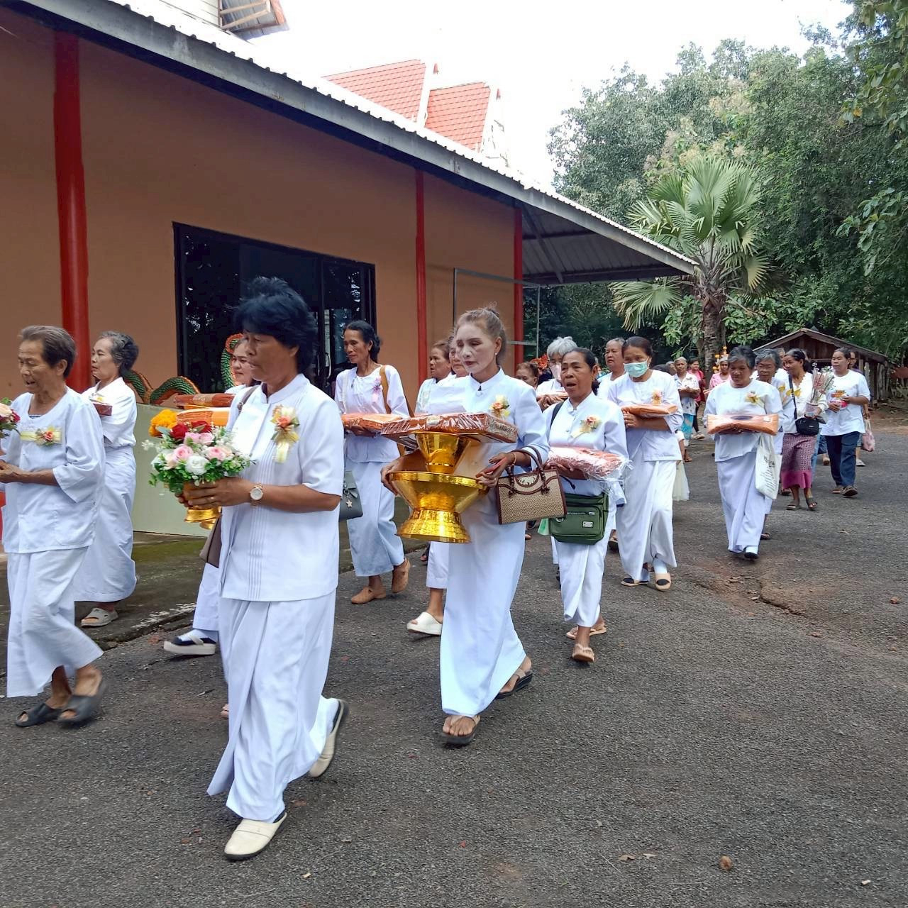 ภาพร่วมพิธีกรรมวัดป่าโคกโจด