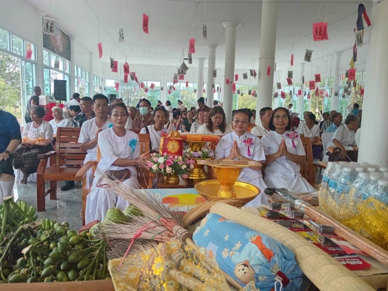 ภาพร่วมพิธีกรรมวัดยางกระทุง