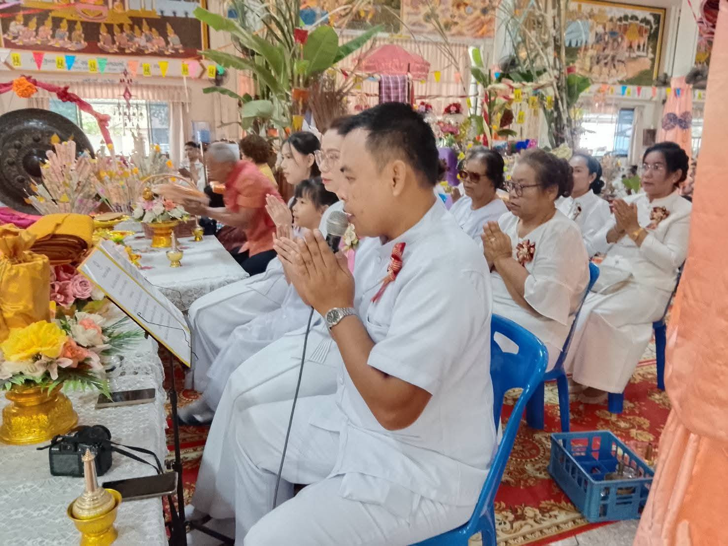 ภาพร่วมพิธีกรรมวัดบ้านหนองหญ้าม้า