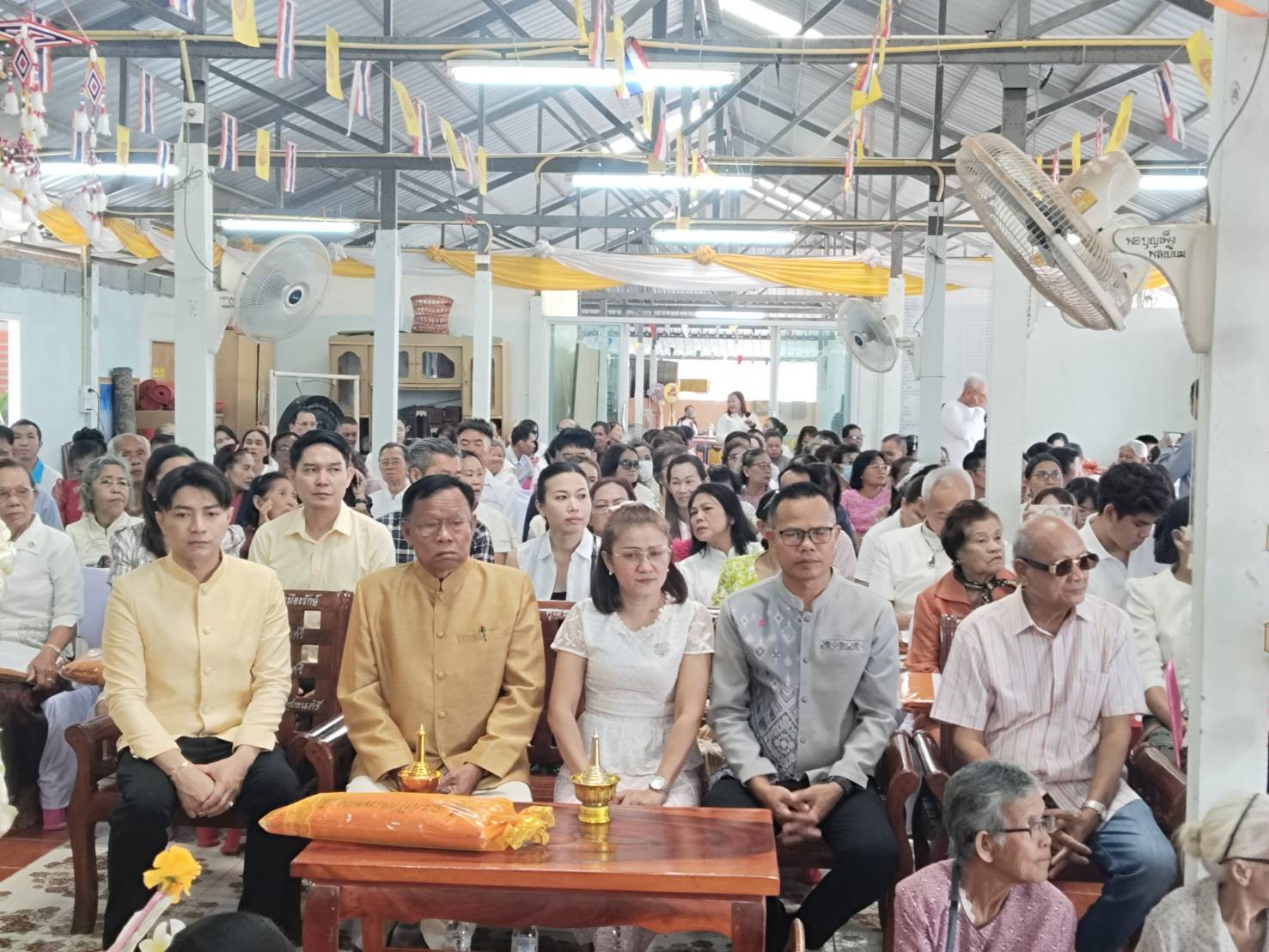 ภาพร่วมพิธีกรรมวัดใหม่ทุ่งนาหลวง