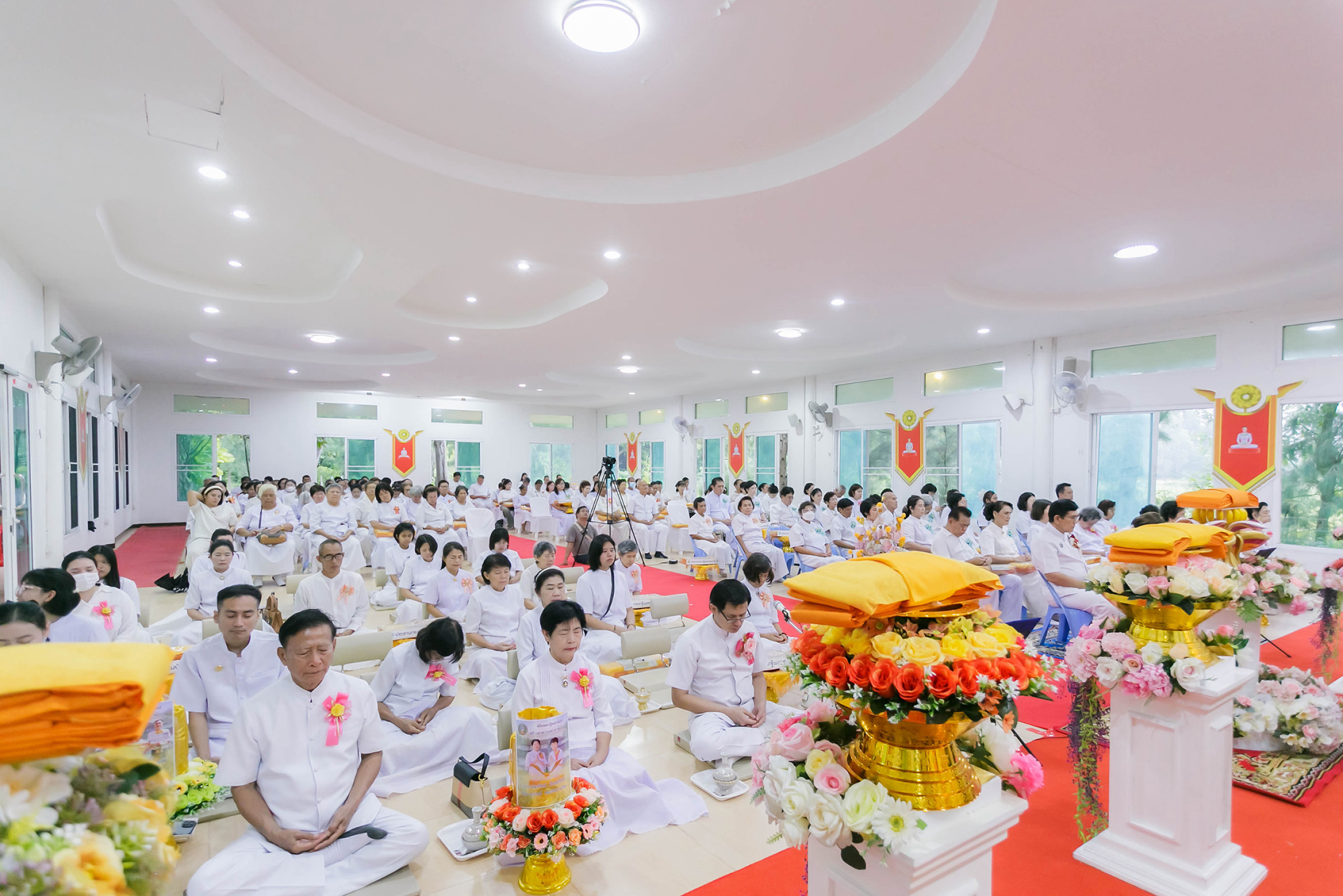 ภาพร่วมพิธีกรรมธุดงคสถานเมืองลพบุรี