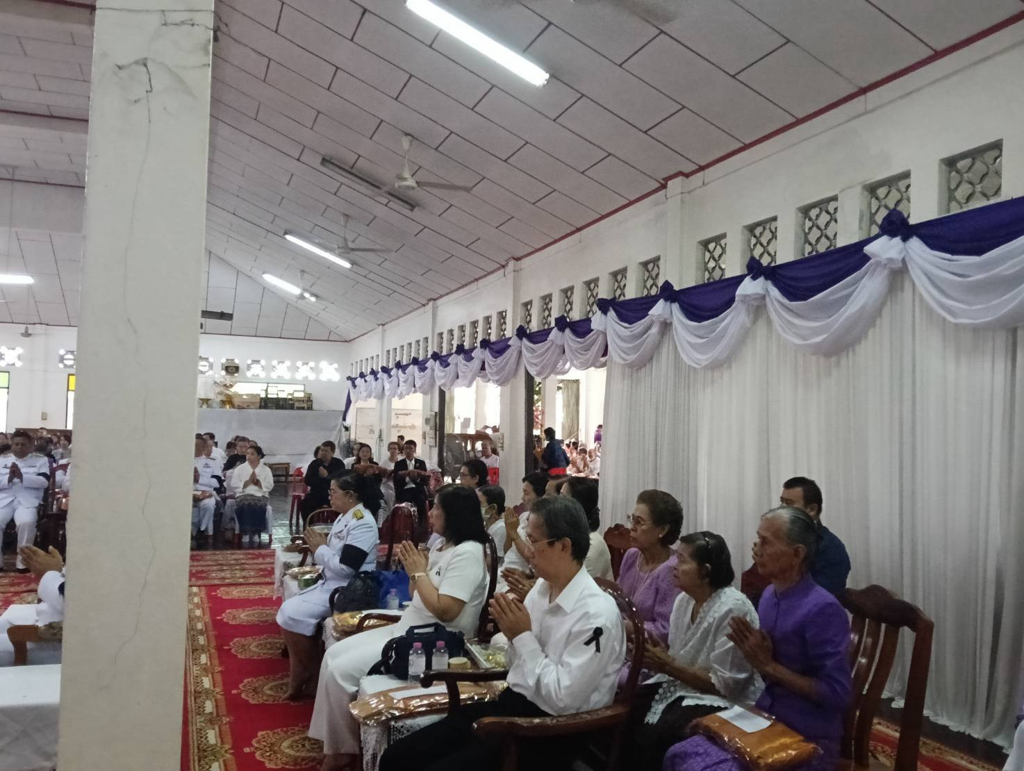 ภาพร่วมพิธีกรรมวัดกลาง