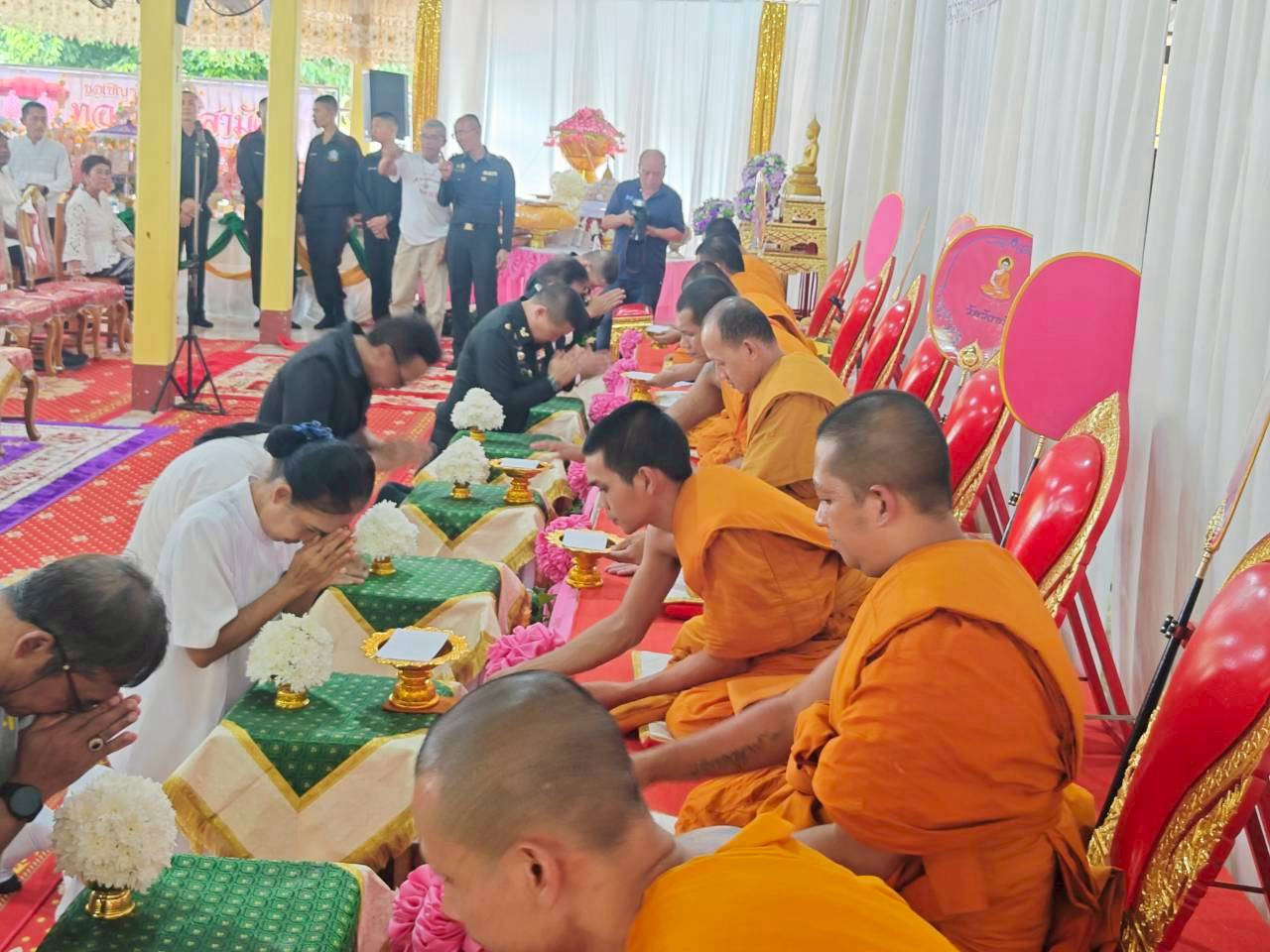 ภาพร่วมพิธีกรรมวัดวังขรี