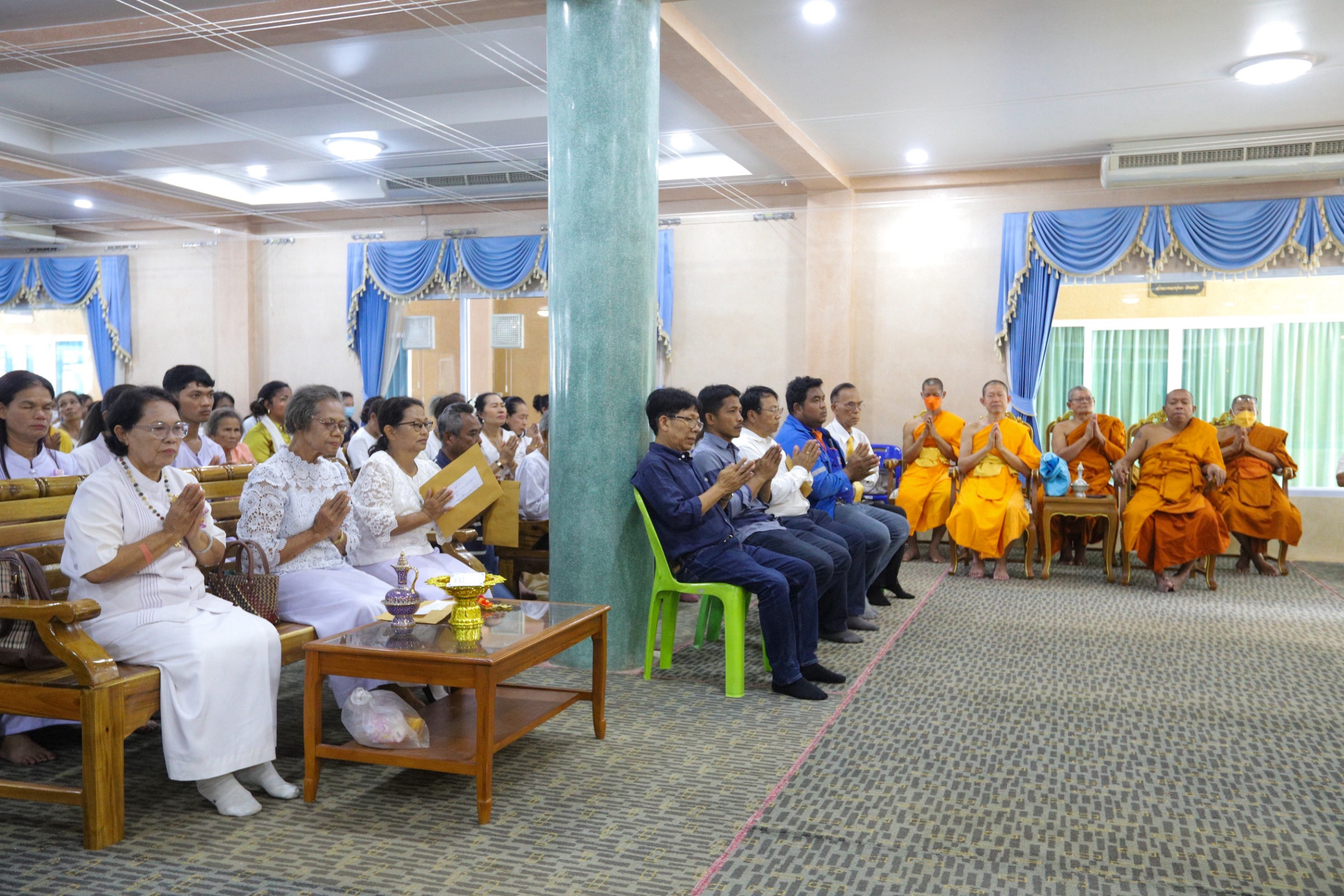 ภาพร่วมพิธีกรรมวัดดอนสัก