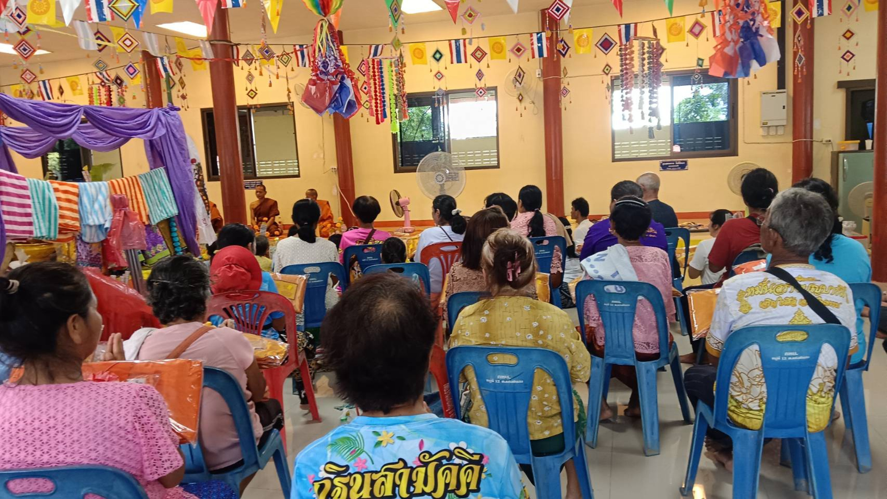 ภาพร่วมพิธีกรรมสำนักสงฆ์แก่งใหญ่ชัยมงคล