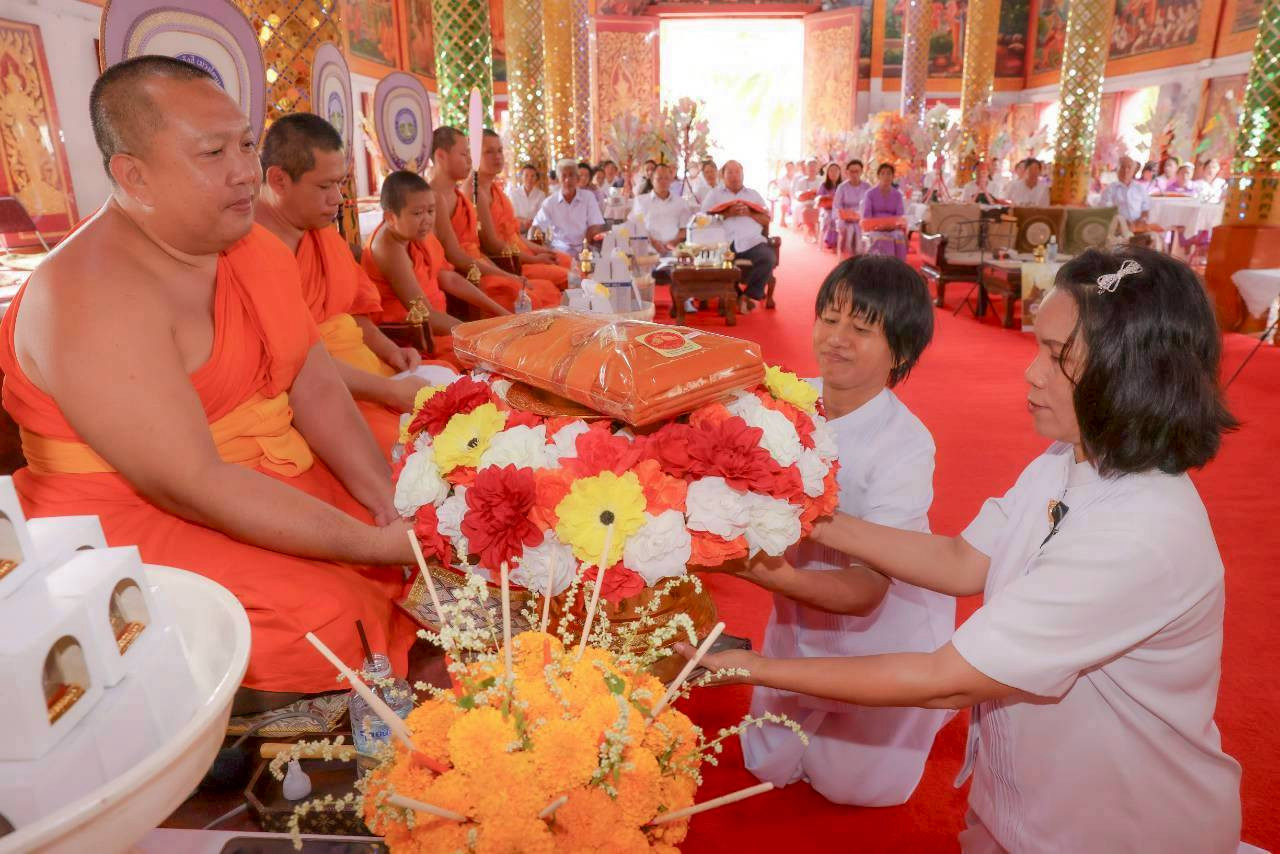 ภาพร่วมพิธีกรรมวัดถาวรรังสี