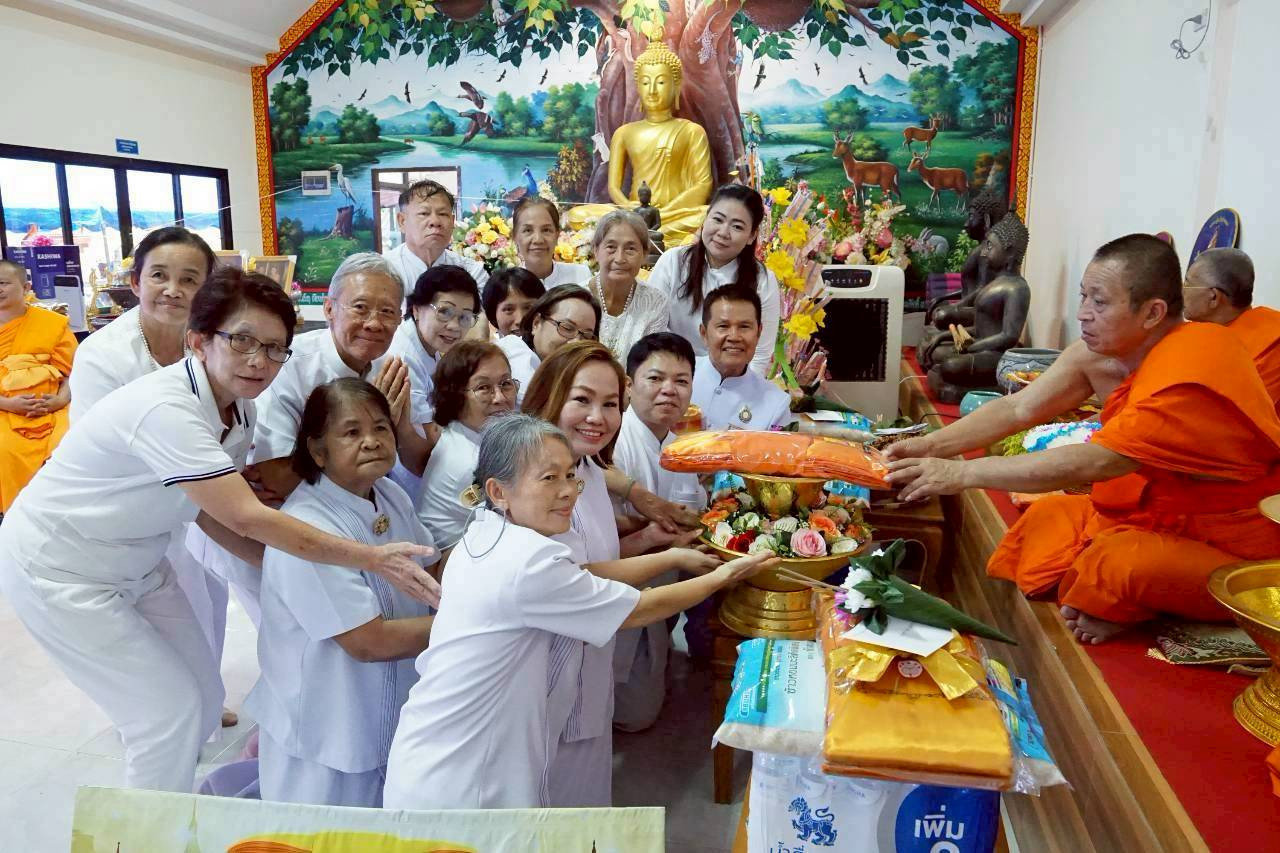 ภาพร่วมพิธีกรรมวัดล้านตอง