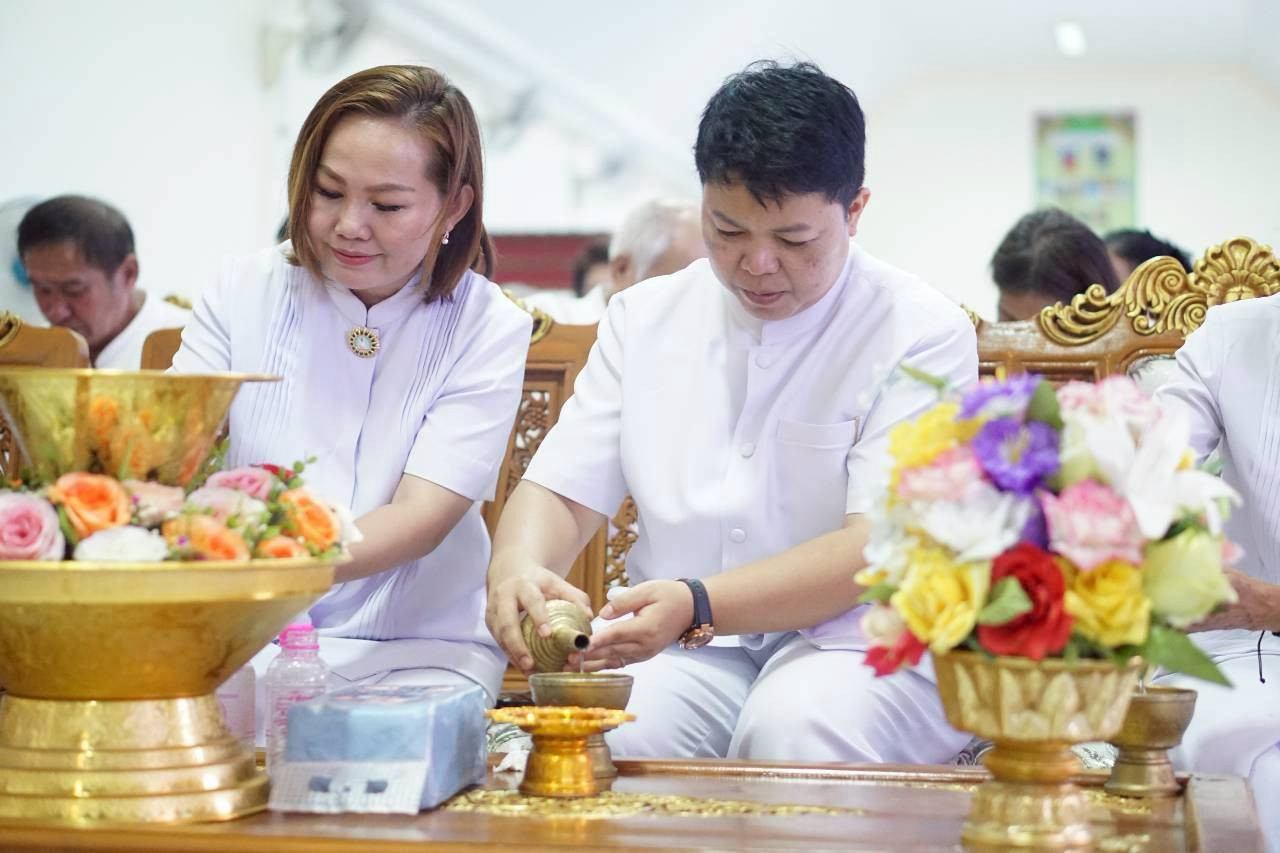 ภาพร่วมพิธีกรรมวัดล้านตอง