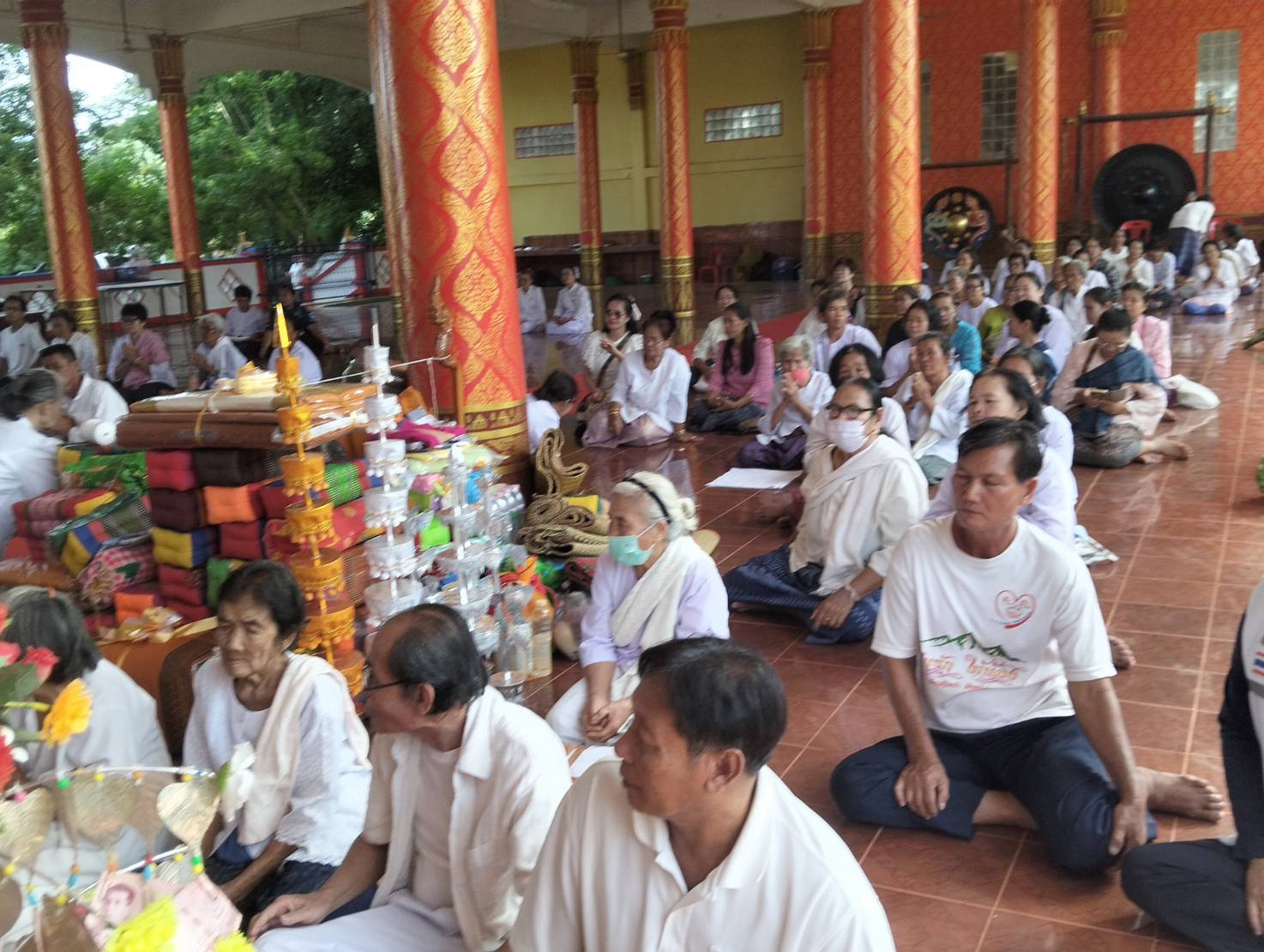 ภาพร่วมพิธีกรรมวัดโพธิ์ชัย