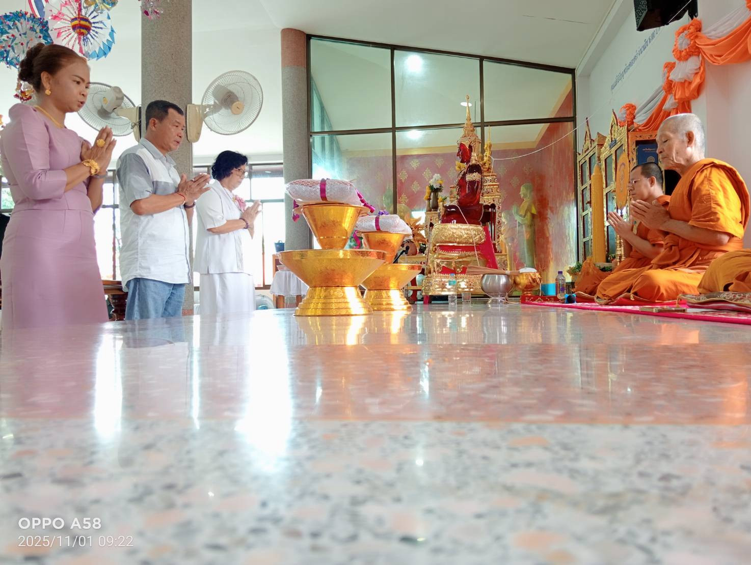 ภาพร่วมพิธีกรรมวัดมาบมะไฟ