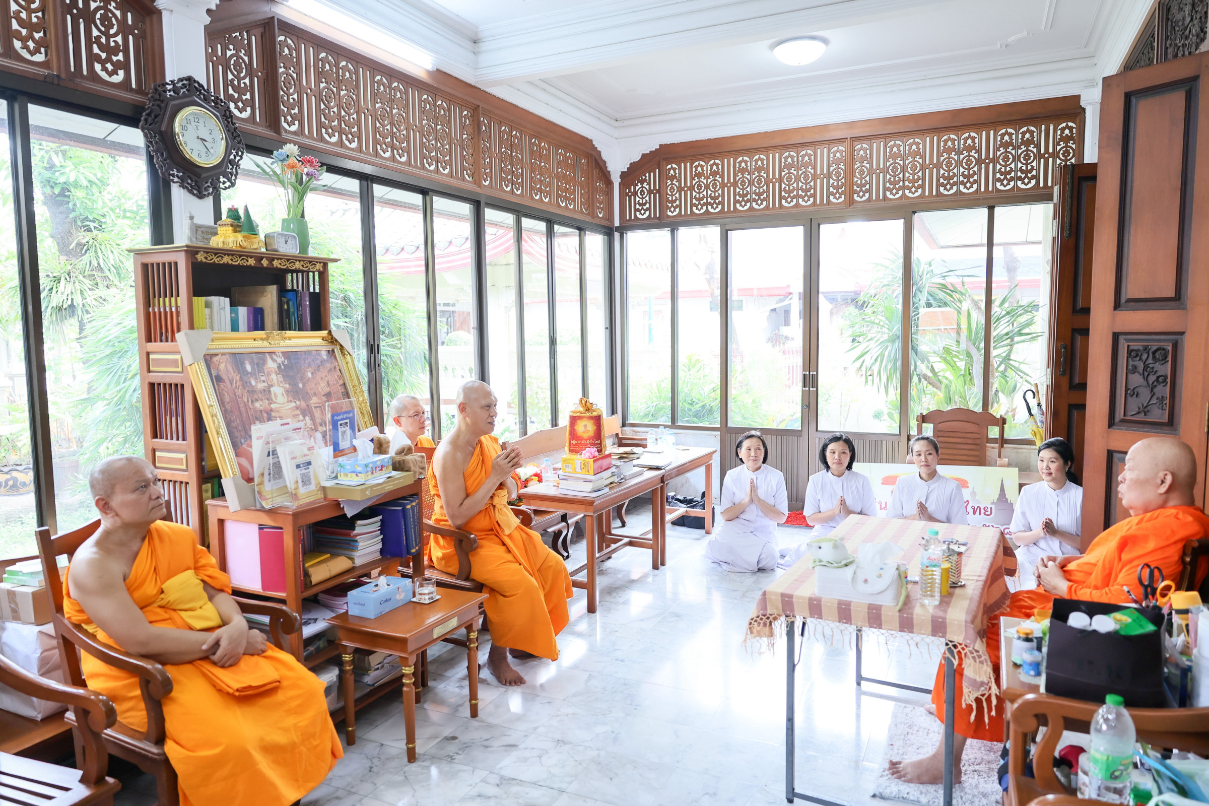 ภาพร่วมพิธีกรรมวัดราชโอรสาราม