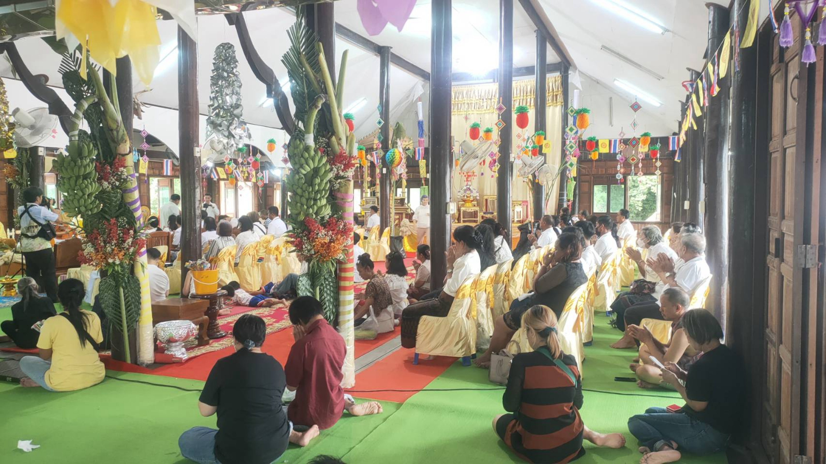 ภาพร่วมพิธีกรรมวัดบัวงาม