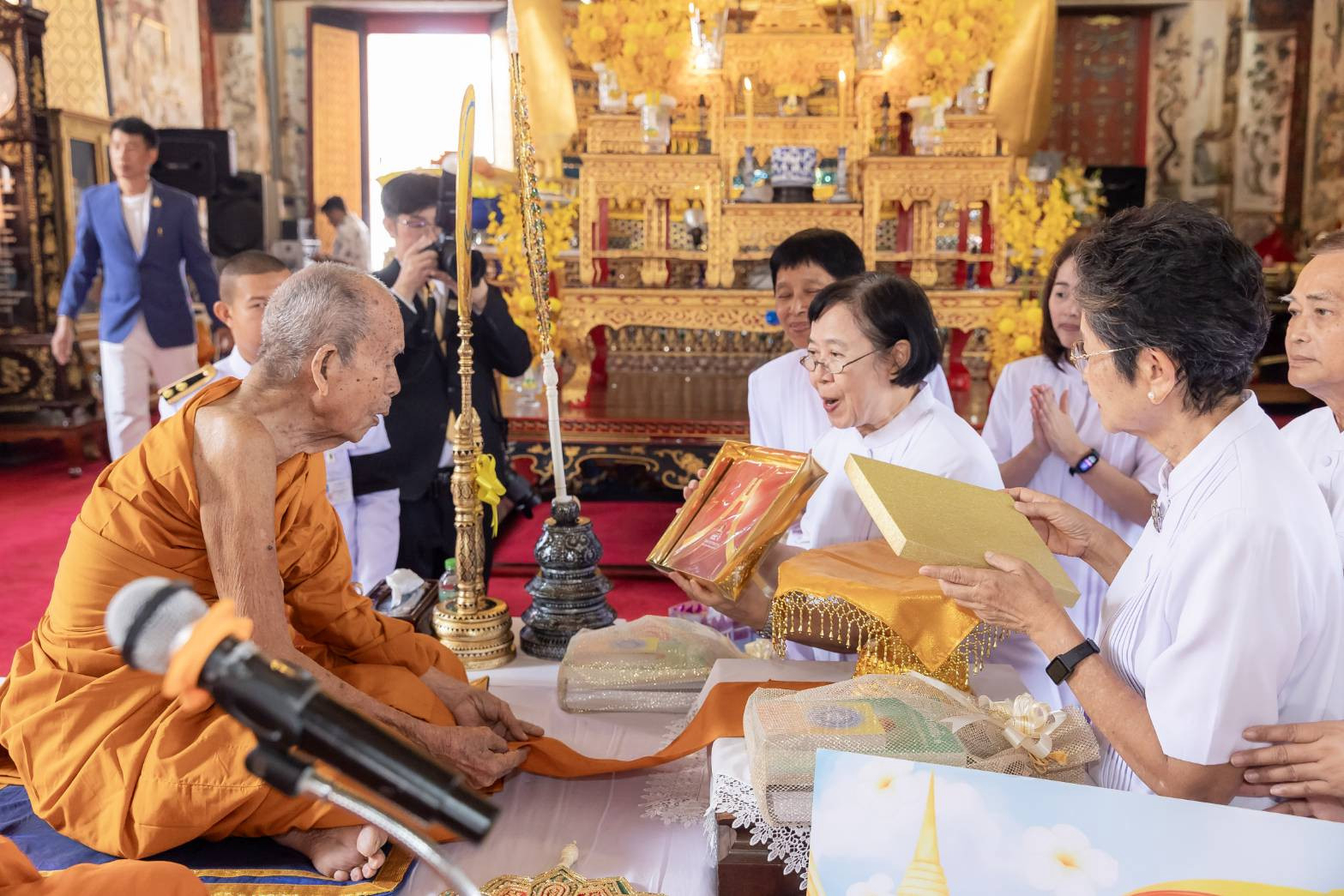 ภาพกล่าวคำถวายกฐินวัดภคินีนาถ