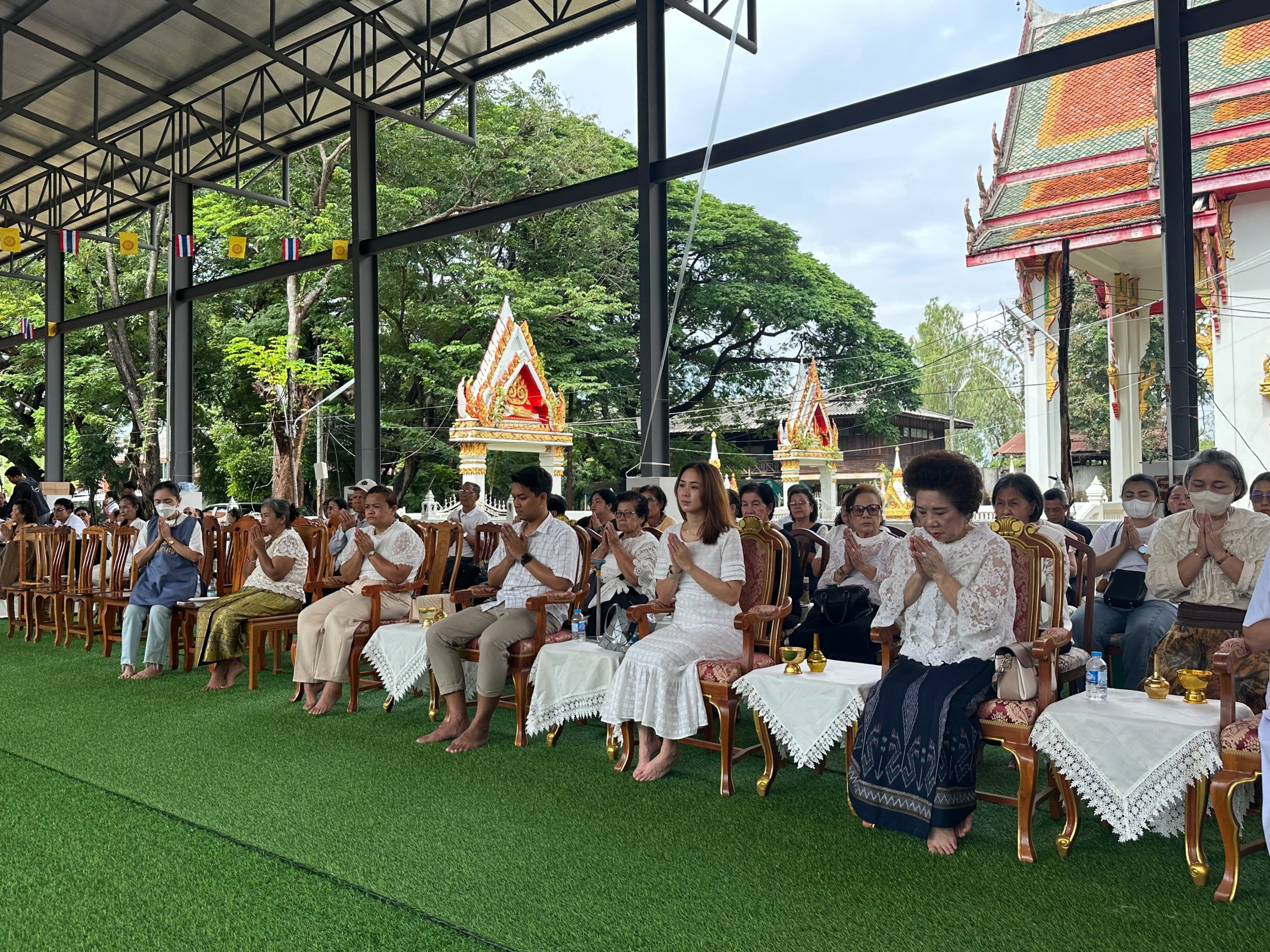 ภาพร่วมพิธีกรรมวัดไผ่ล้อม