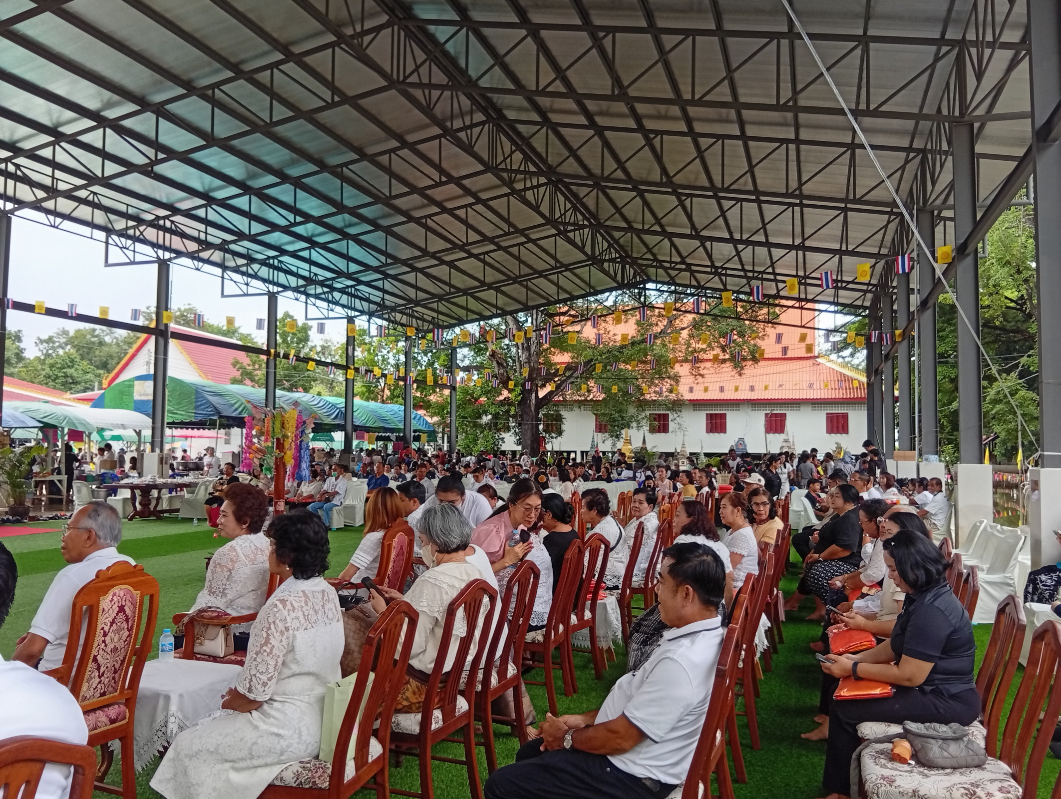 ภาพร่วมพิธีกรรมวัดไผ่ล้อม