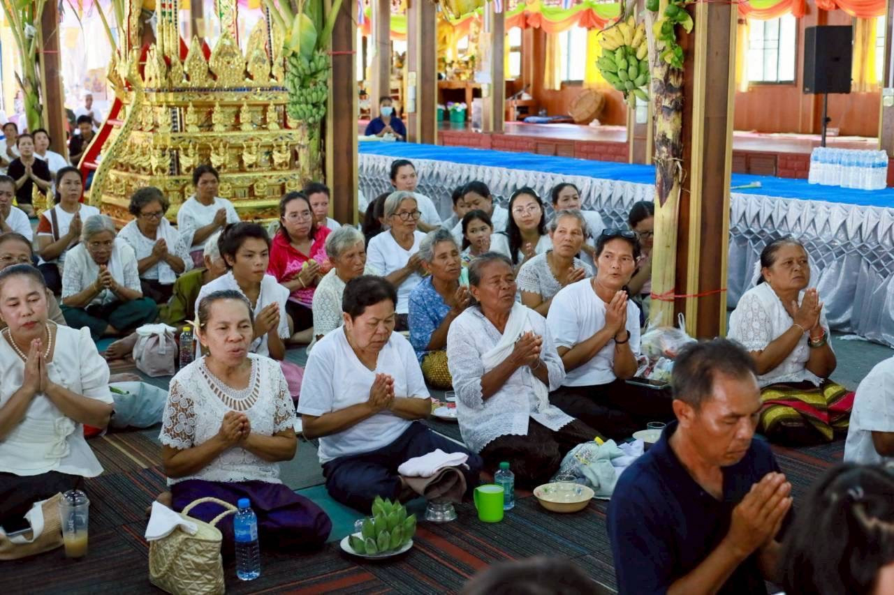 ภาพร่วมพิธีกรรมวัดทองหลาง