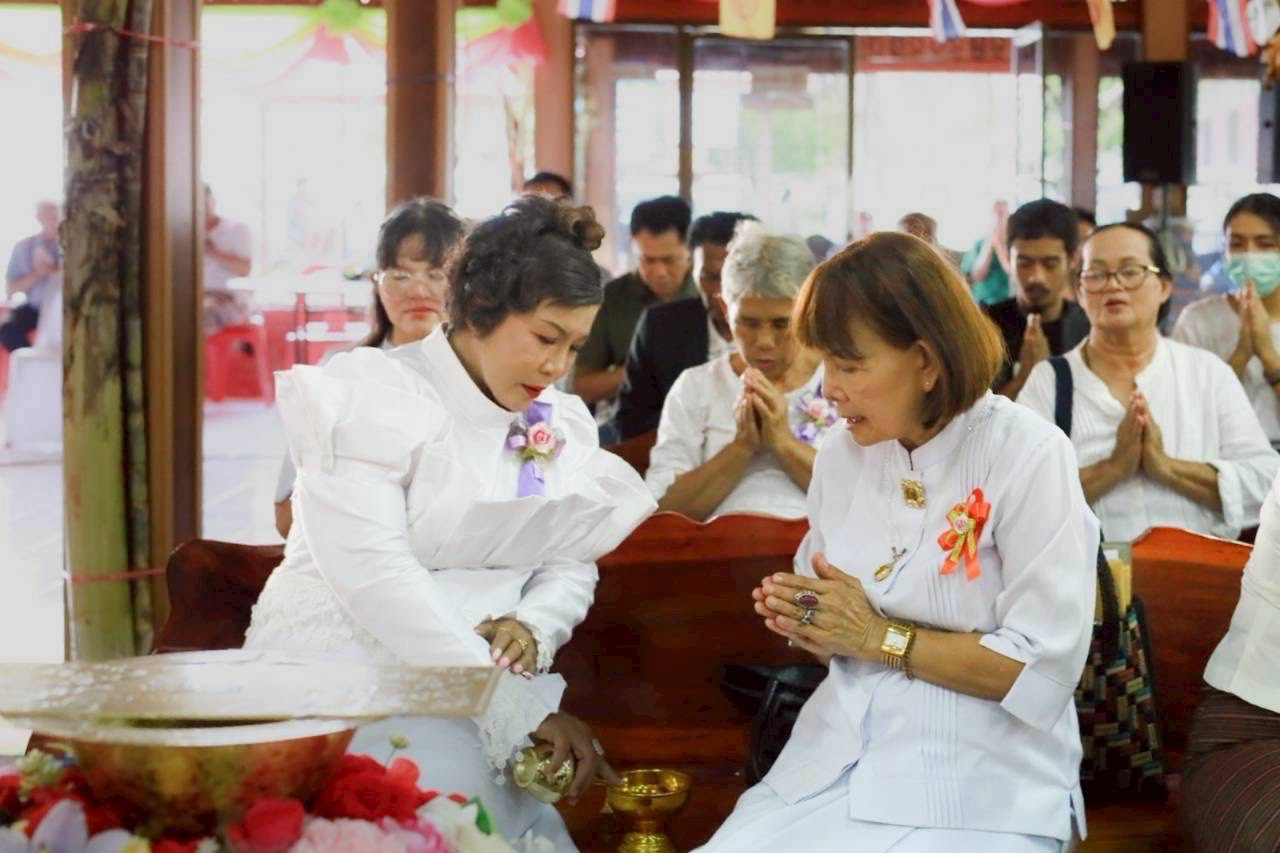 ภาพร่วมพิธีกรรมวัดทองหลาง