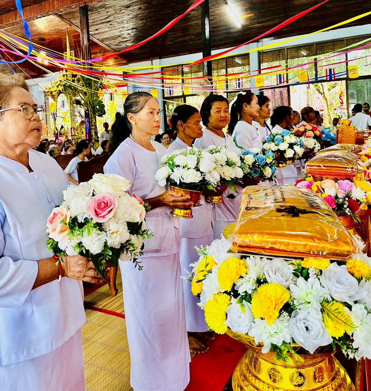 ภาพร่วมพิธีกรรมวัดชายพะเนา