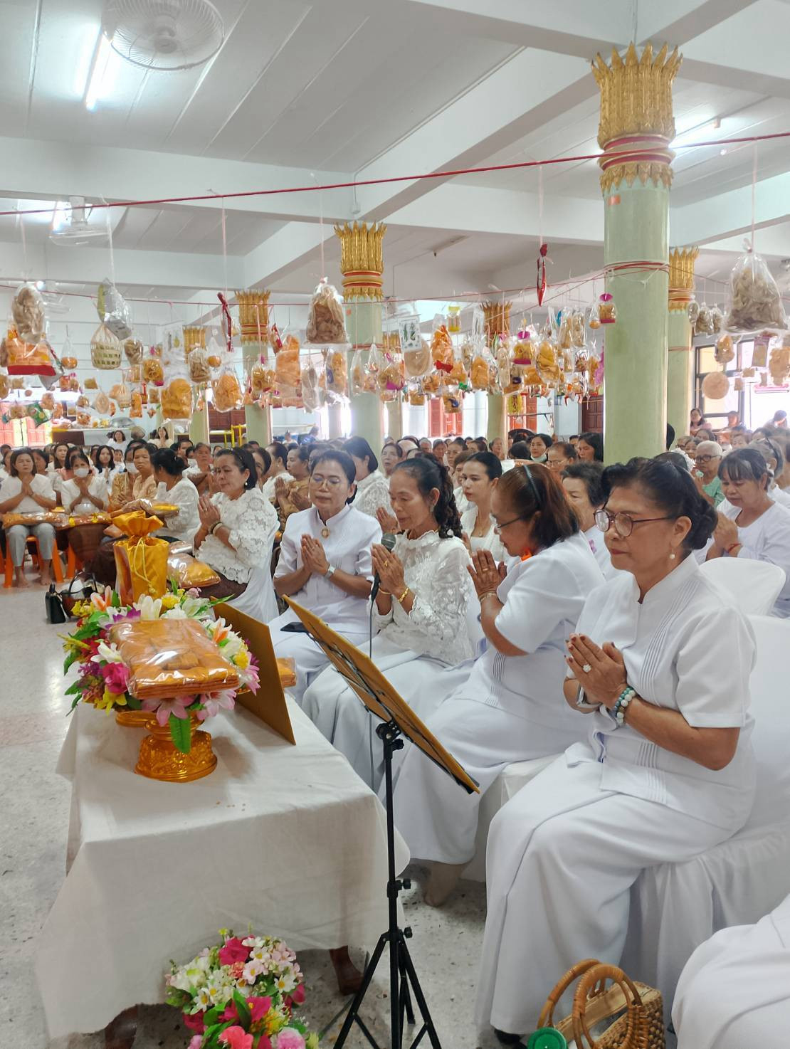 ภาพร่วมพิธีกรรมวัดปทุมาวาส