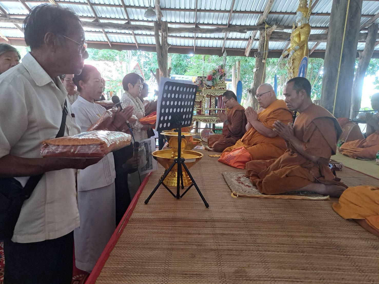 ภาพกล่าวคำถวายกฐินวัดประเสริฐทรงธรรม