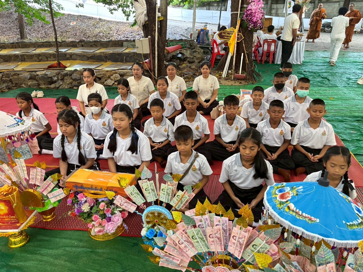 ภาพร่วมพิธีกรรมวัดตาลเอน