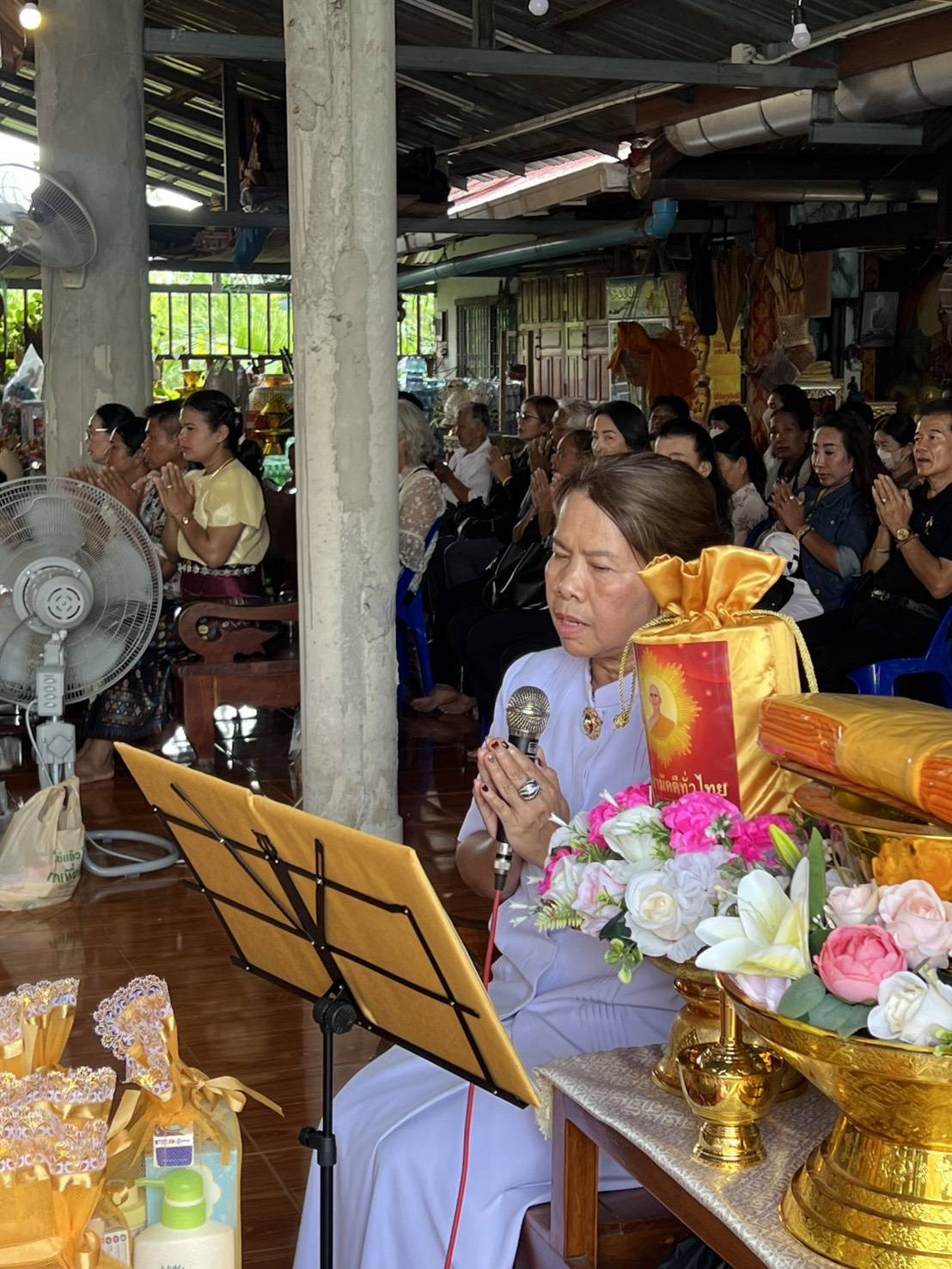 ภาพร่วมพิธีกรรมวัดท่าลาว