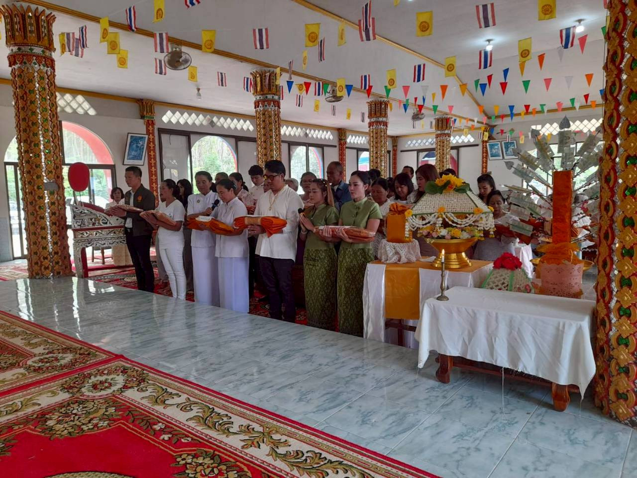 ภาพกล่าวคำถวายกฐินวัดลอยโพธาราม