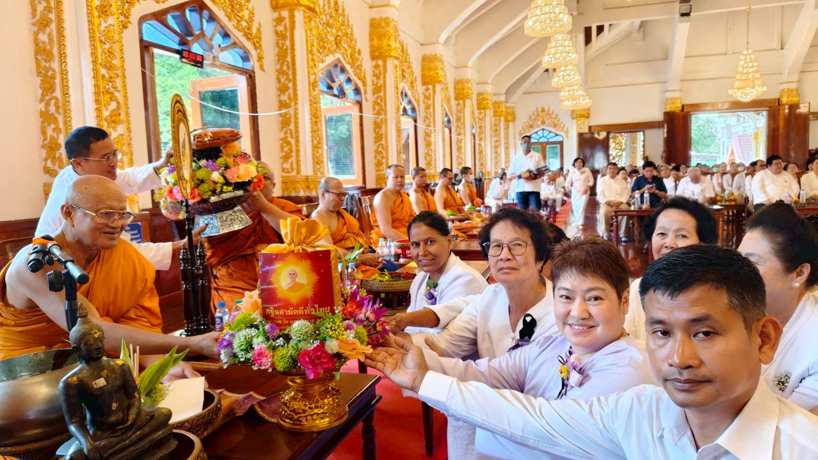 ภาพร่วมพิธีกรรมวัดพรหมวิหาร