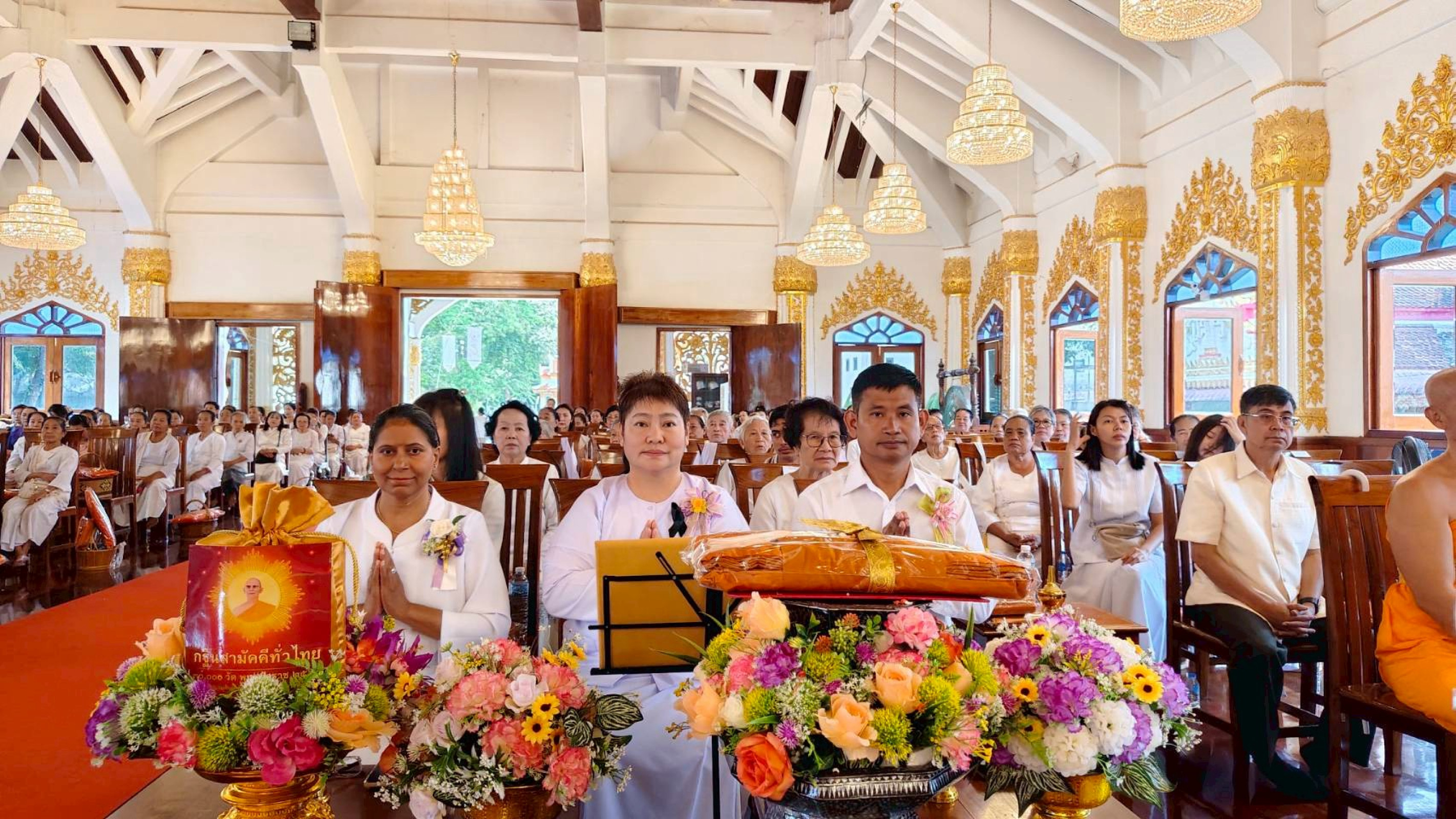 ภาพร่วมพิธีกรรมวัดพรหมวิหาร