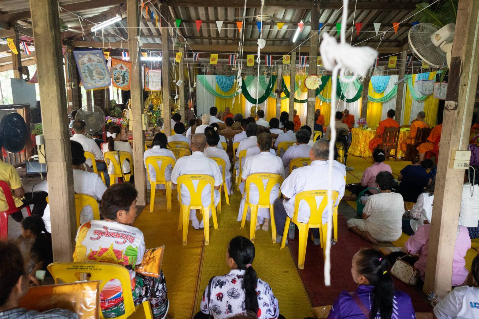 ภาพร่วมพิธีกรรมวัดกกกอก