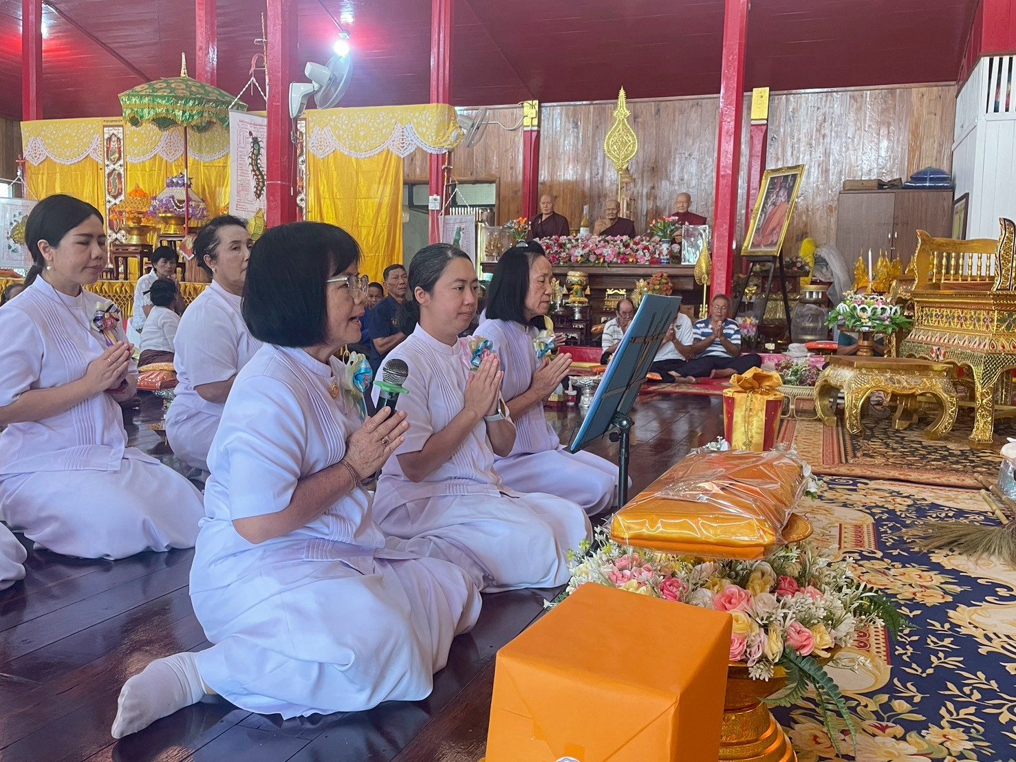 ภาพกล่าวคำถวายกฐินวัดแม่สุริน