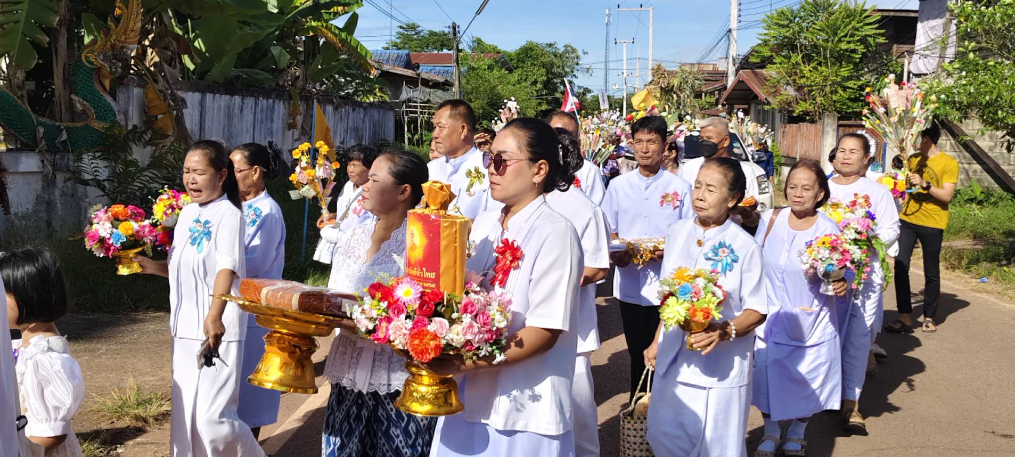 ภาพร่วมพิธีกรรมวัดโพธิ์ชุม