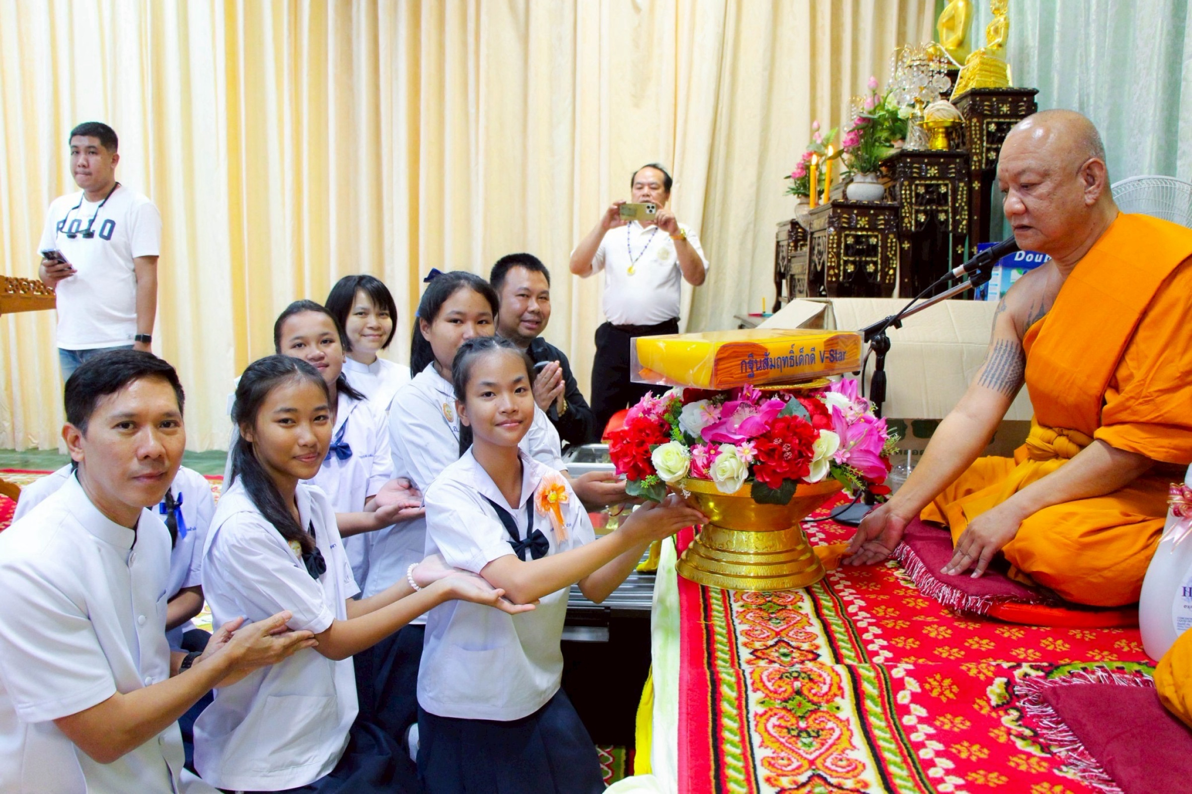 ภาพร่วมพิธีกรรมวัดบุญรอดธรรมาราม