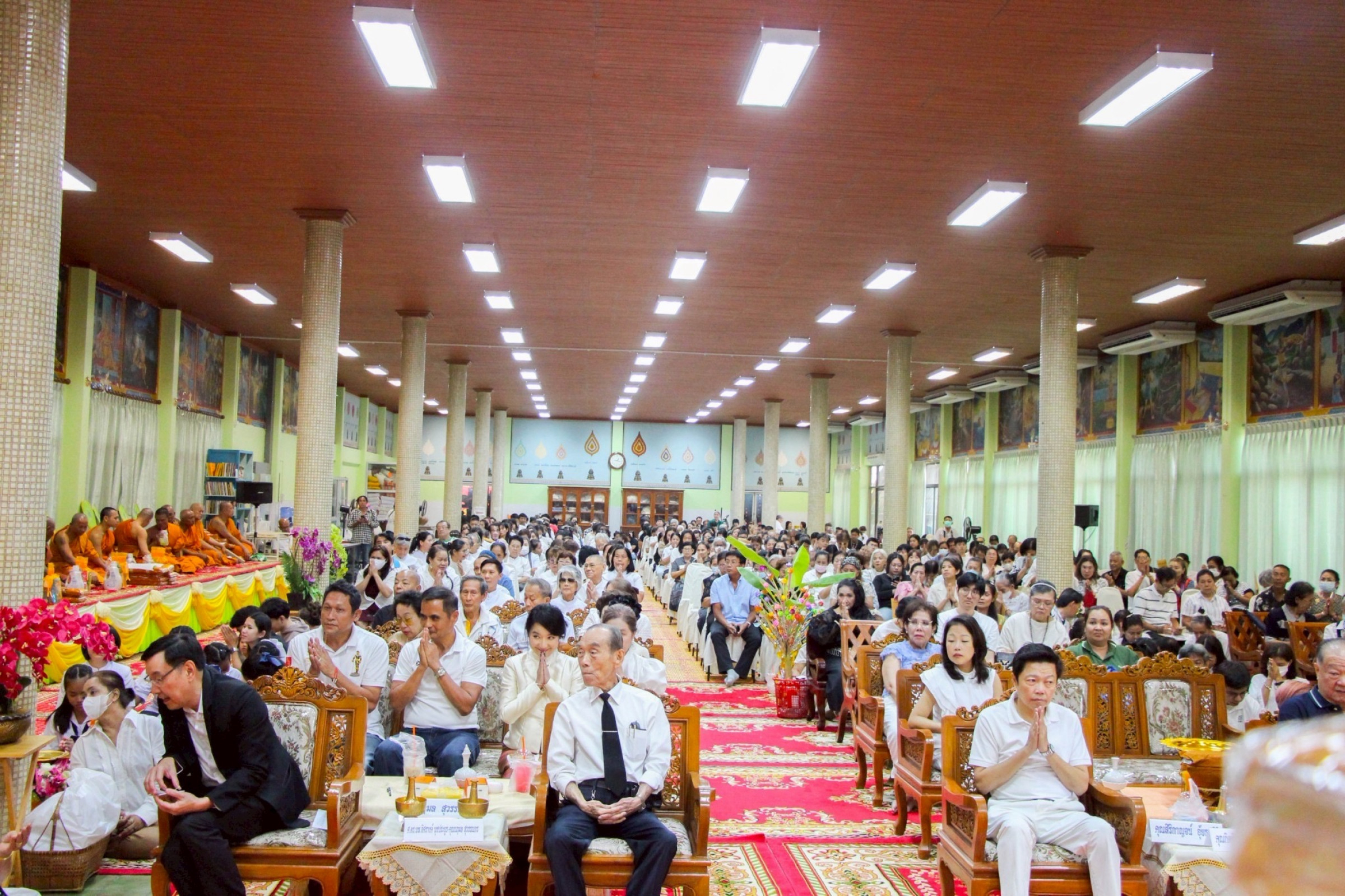 ภาพร่วมพิธีกรรมวัดบุญรอดธรรมาราม
