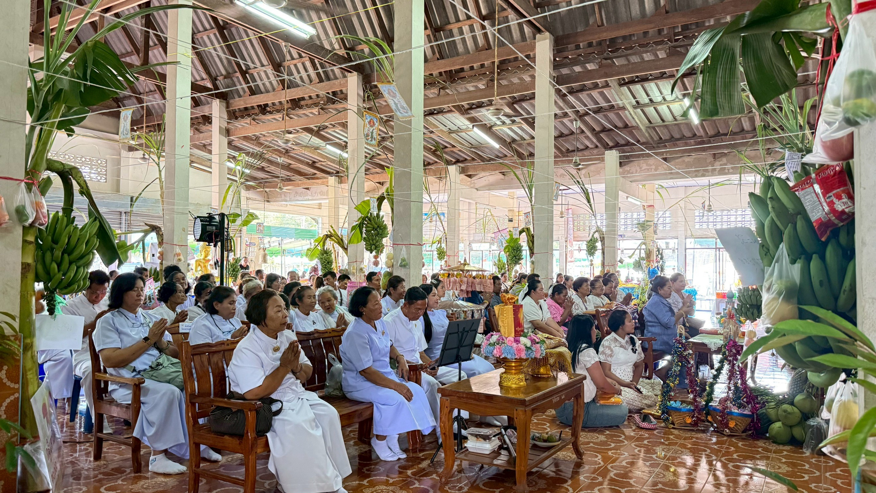 ภาพร่วมพิธีกรรมวัดจันทเขลม