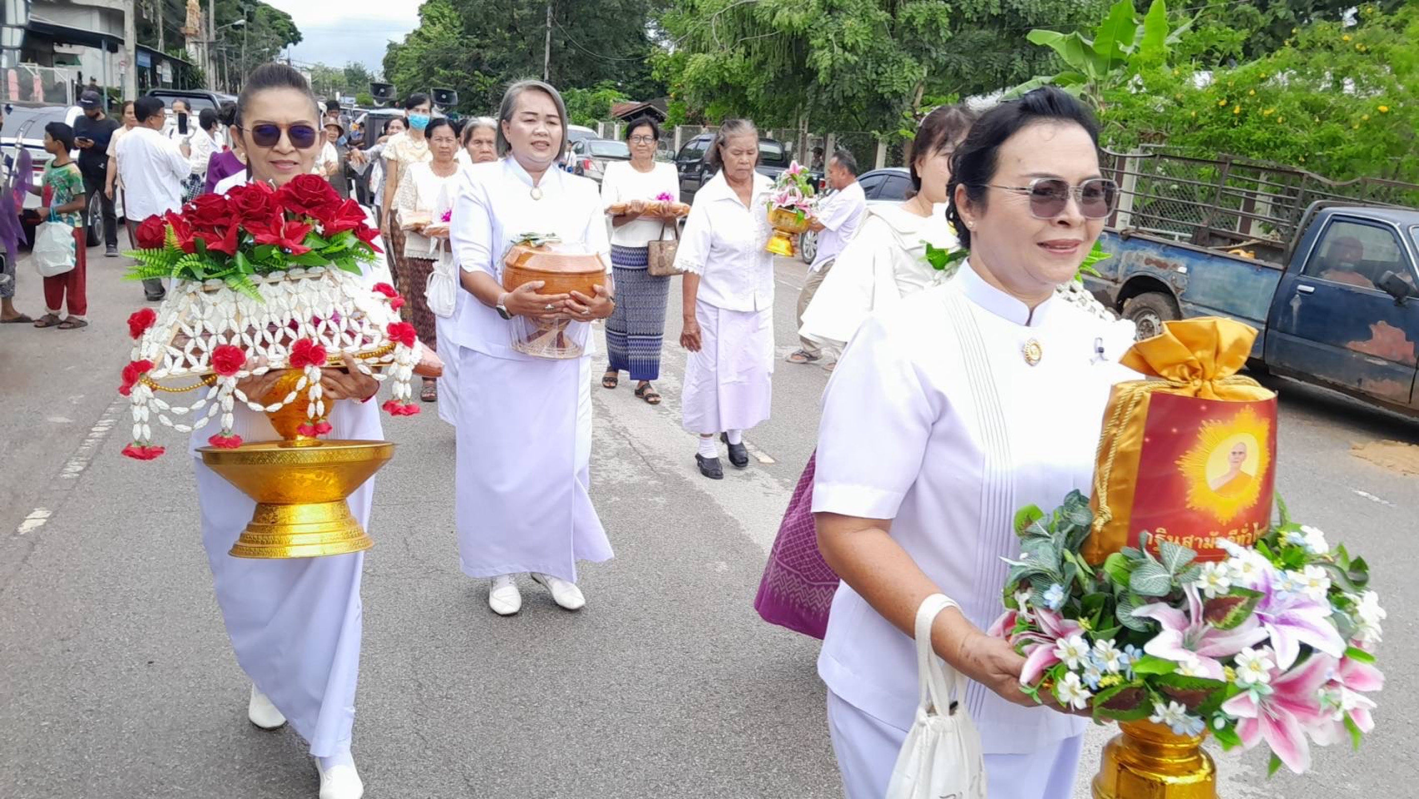ภาพร่วมขบวนกฐินที่พักสงฆ์ป่าภูเขียว