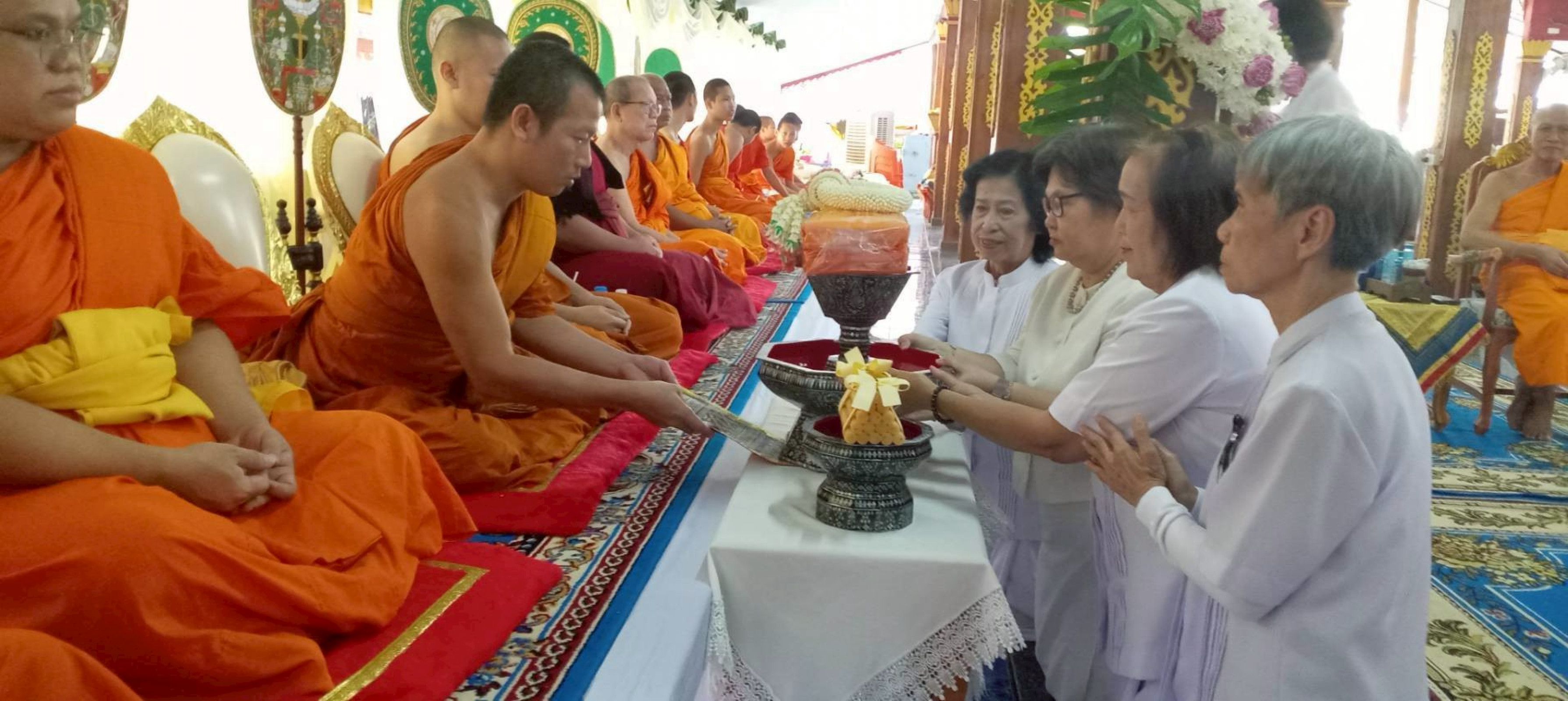 ภาพร่วมพิธีกรรมวัดศรีอ้วน