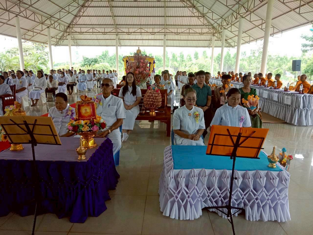 ภาพร่วมพิธีกรรมศูนย์ปฏิบัติธรรมแก้วเสิงสางเจริญผล