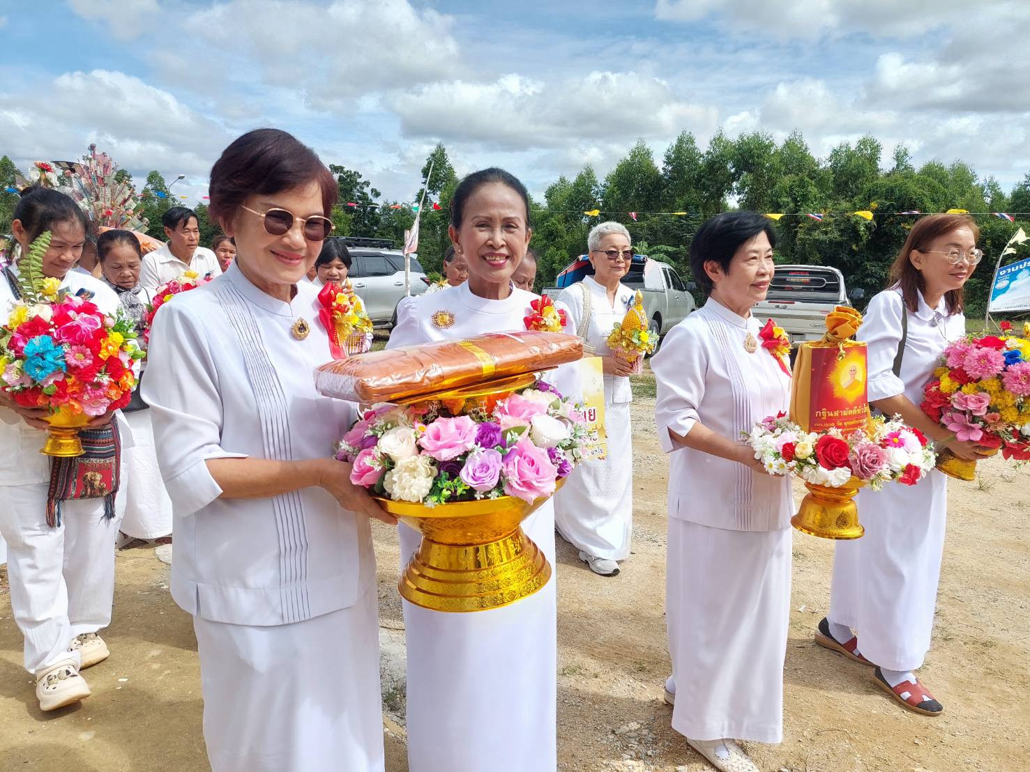 ภาพร่วมพิธีกรรมวัดหนองปรือกันยาง