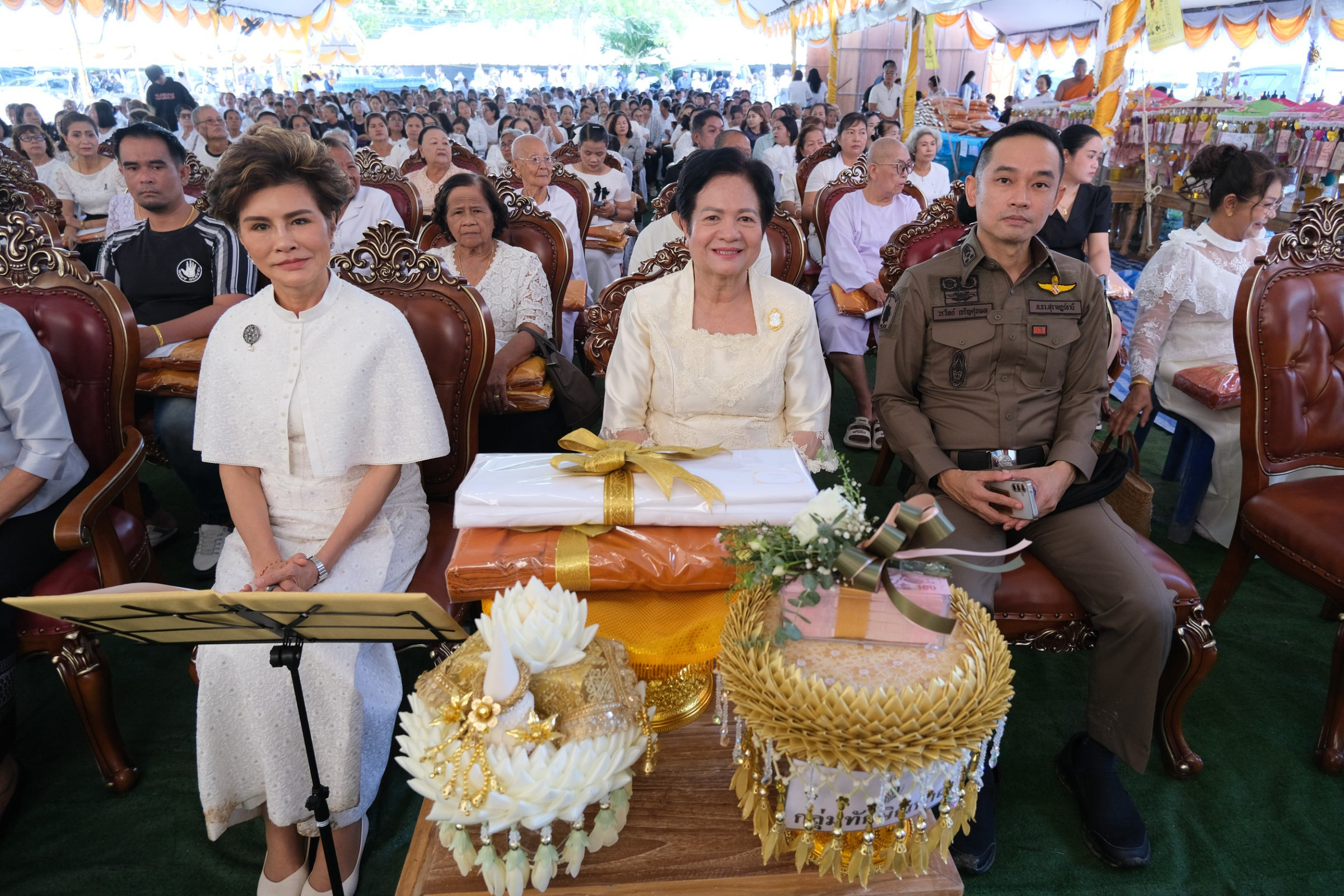 ภาพร่วมพิธีกรรมวัดโฉลกศิลาราม