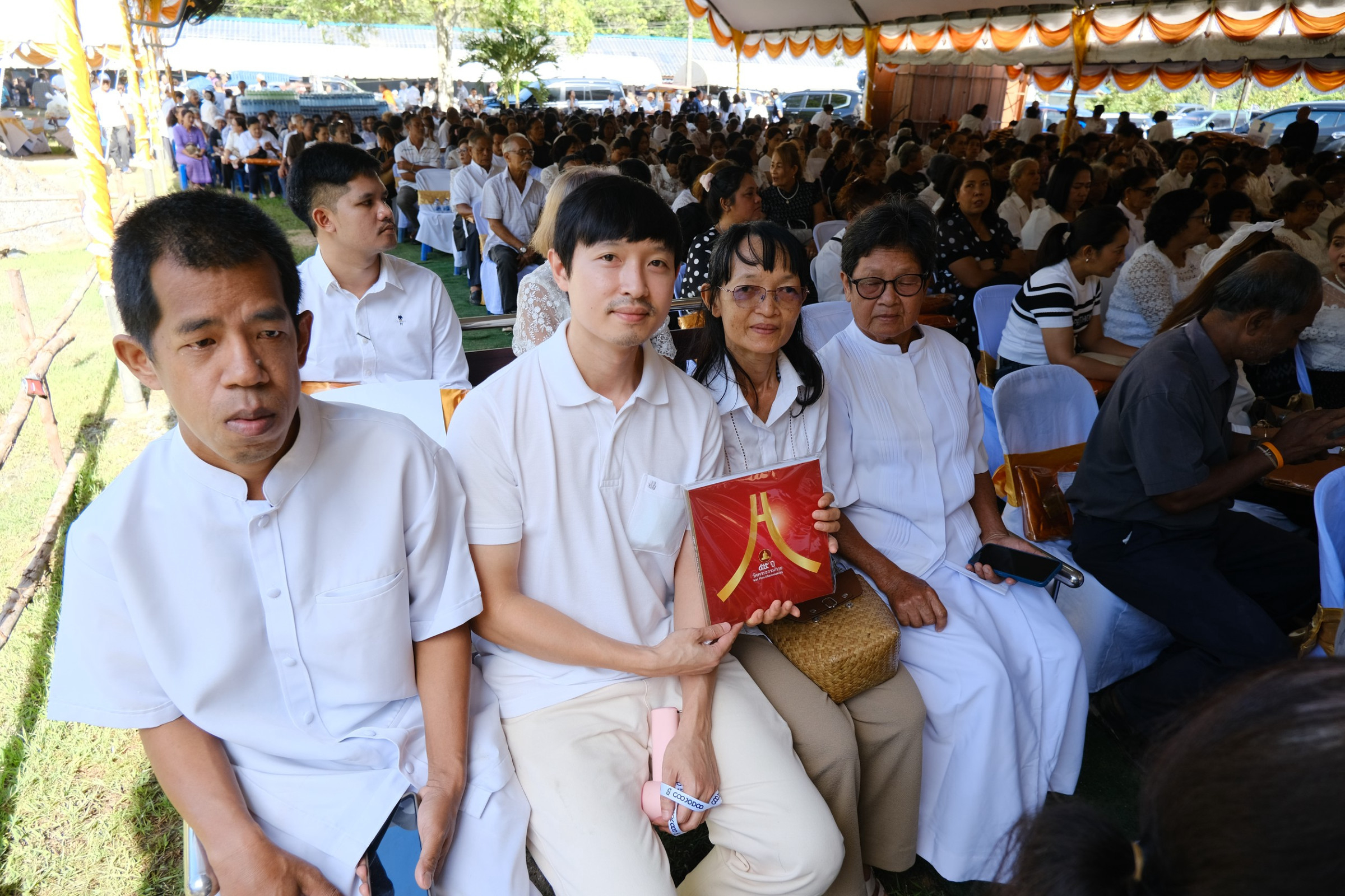 ภาพร่วมพิธีกรรมวัดโฉลกศิลาราม