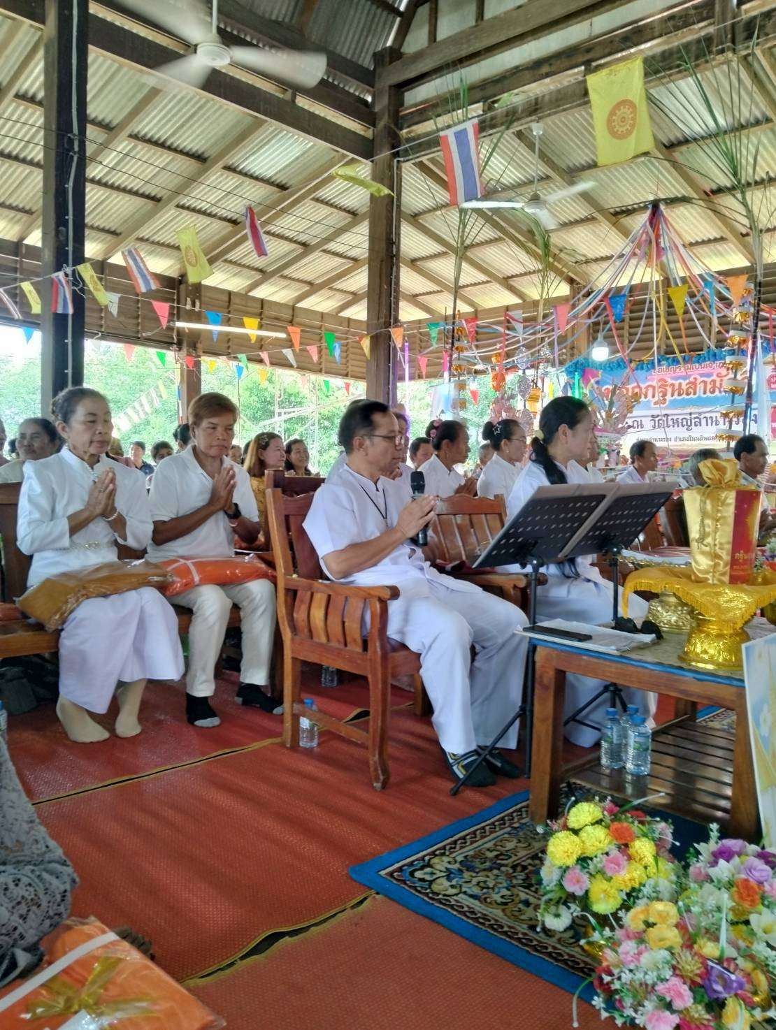 ภาพกล่าวคำถวายกฐินวัดใหญ่ลำนางรอง