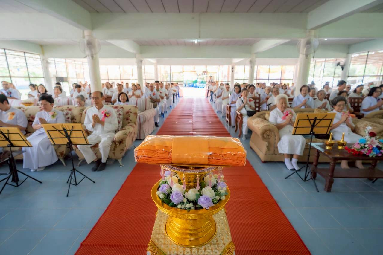 ภาพร่วมพิธีกรรมที่พักสงฆ์ศูนย์ปฏิบัติธรรมบ้านหนองกระทุ่ม