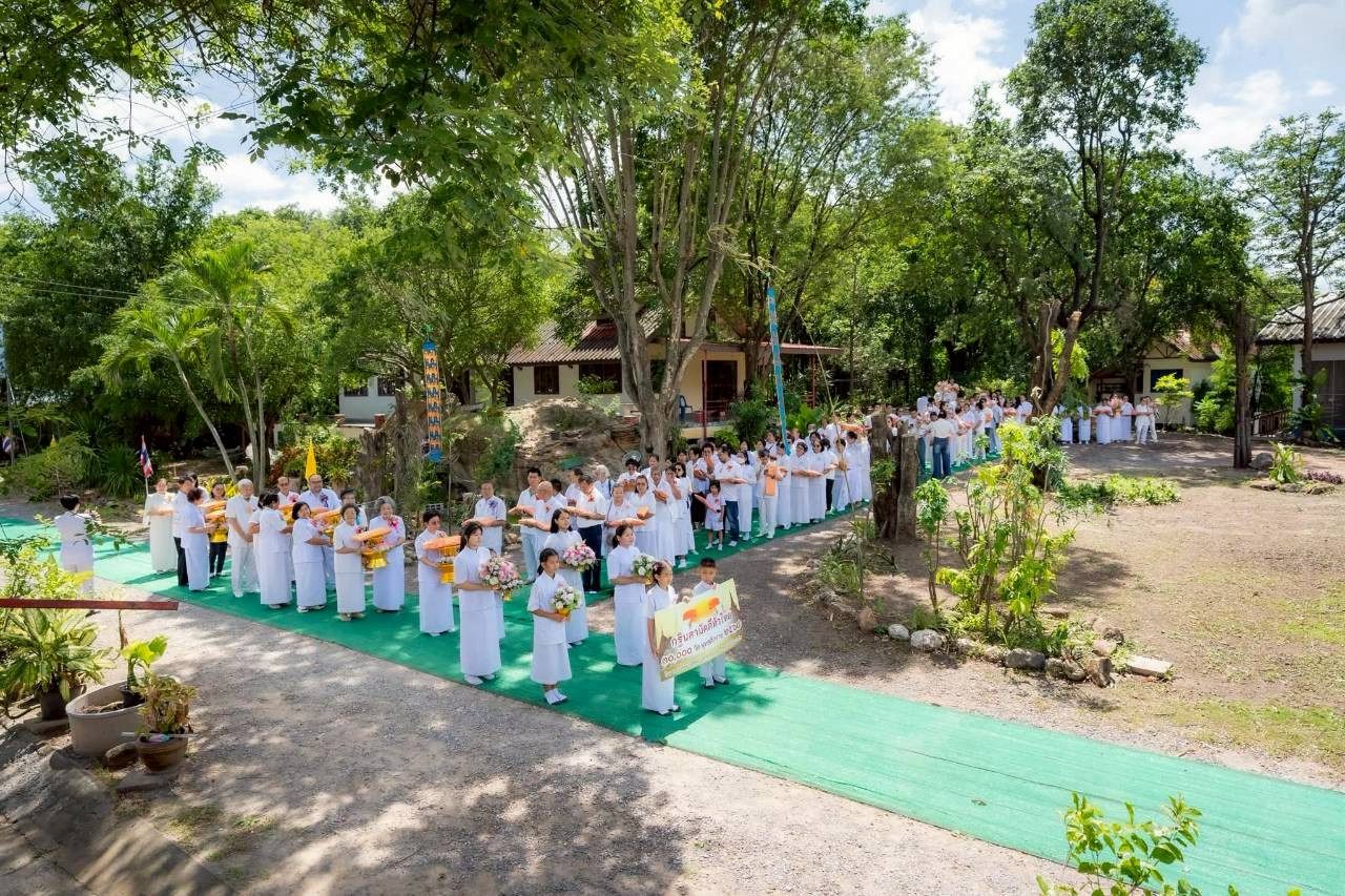 ภาพร่วมพิธีกรรมที่พักสงฆ์ศูนย์ปฏิบัติธรรมบ้านหนองกระทุ่ม