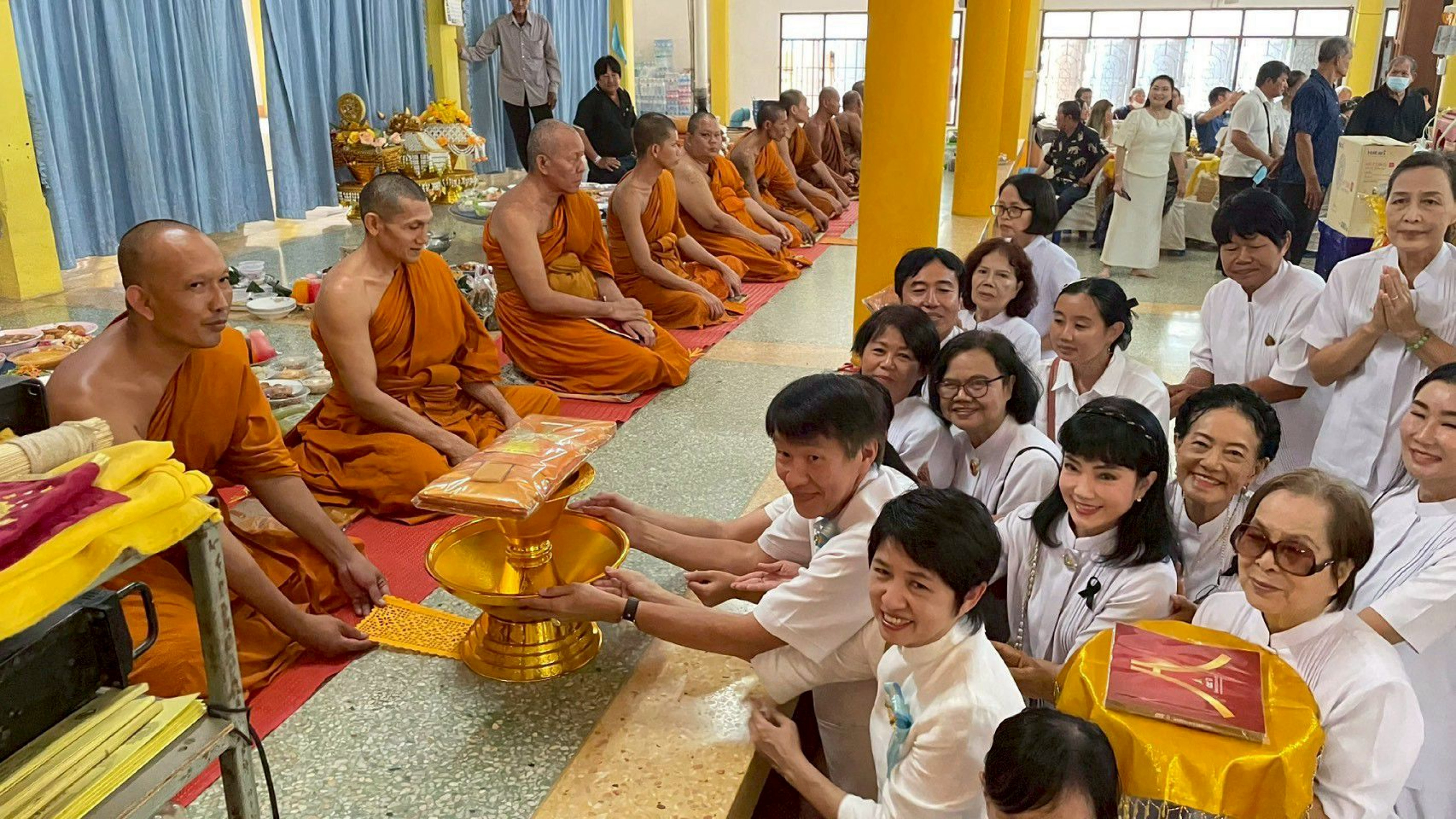 ภาพร่วมพิธีกรรมวัดแปลงกระถิน